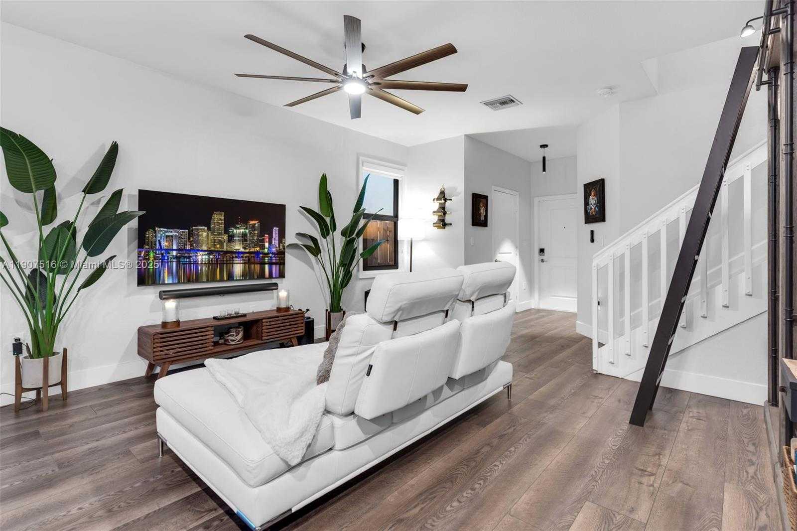 Small Image of 25522 SOUTH WEST 108TH CT, Homestead Number 4