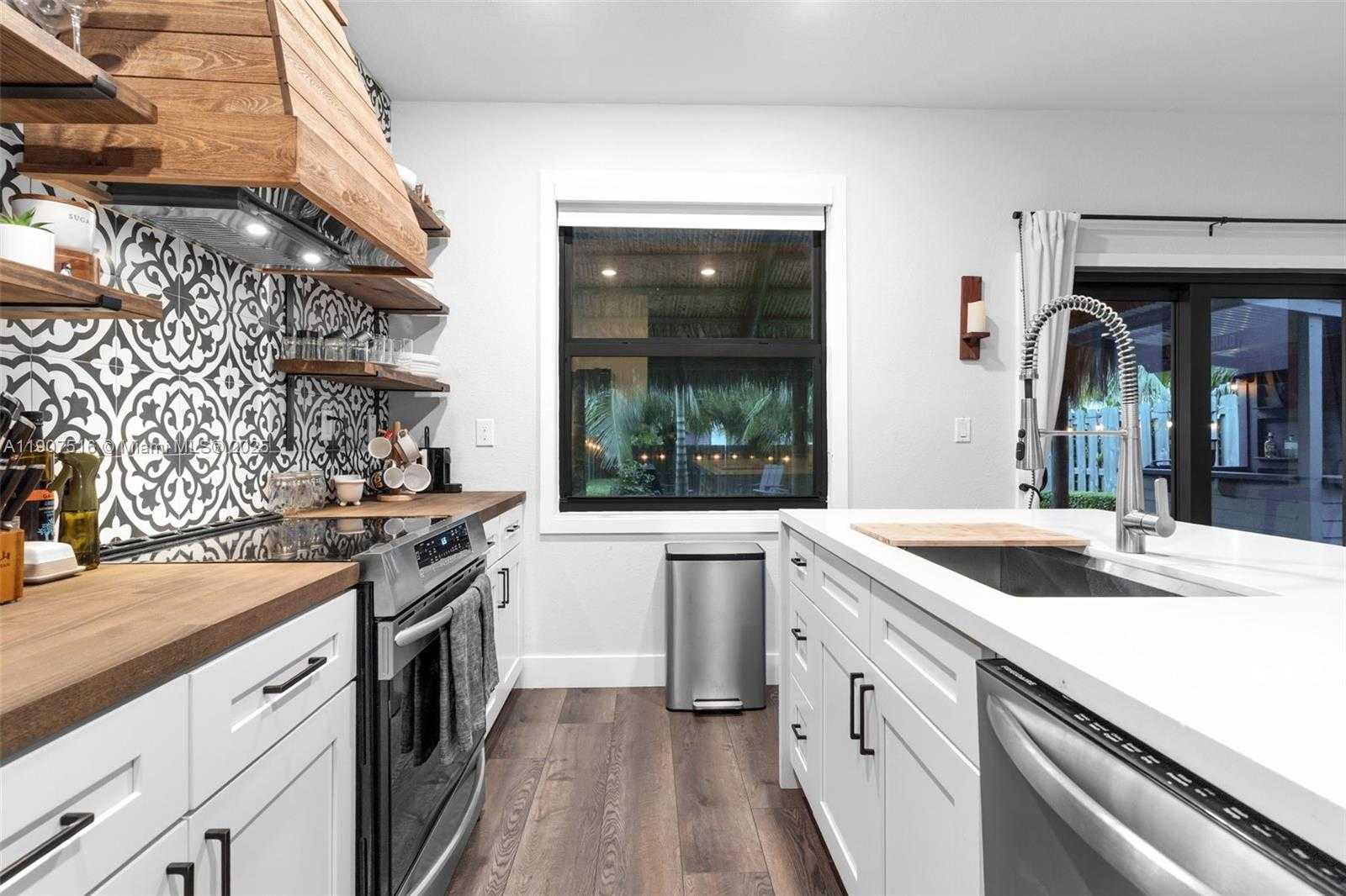 Small Image of 25522 SOUTH WEST 108TH CT, Homestead Number 8