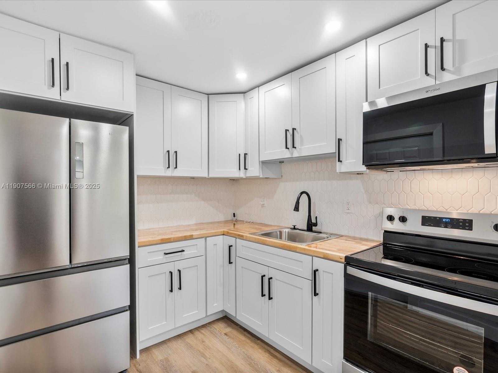 Small Image of 320 NORTH WEST 20TH AVE, Pompano Beach Number 3