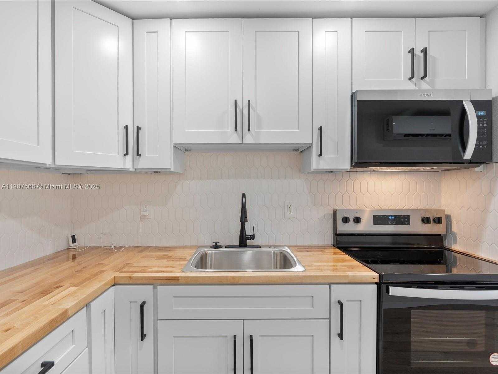 Small Image of 320 NORTH WEST 20TH AVE, Pompano Beach Number 4