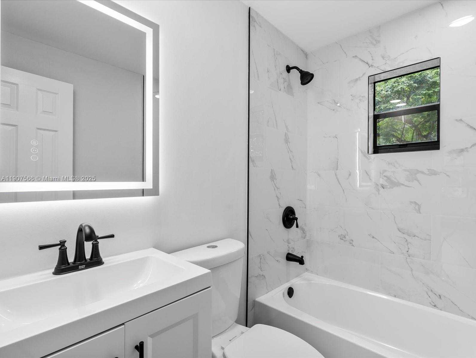 Small Image of 320 NORTH WEST 20TH AVE, Pompano Beach Number 6