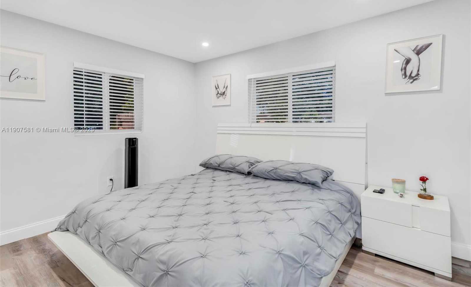 Small Image of 330 NORTH 70TH AVE, Hollywood Number 14