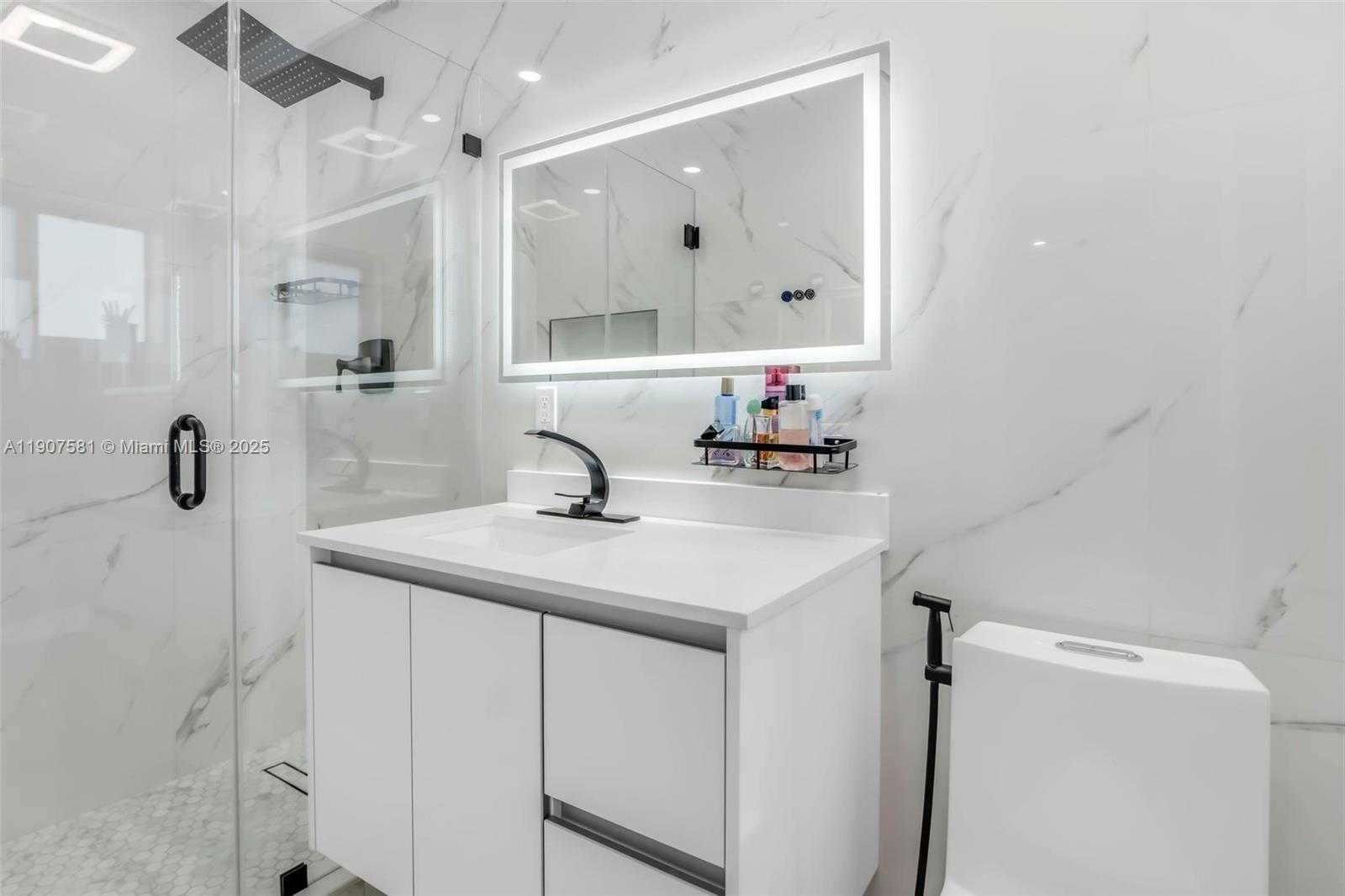 Small Image of 330 NORTH 70TH AVE, Hollywood Number 15