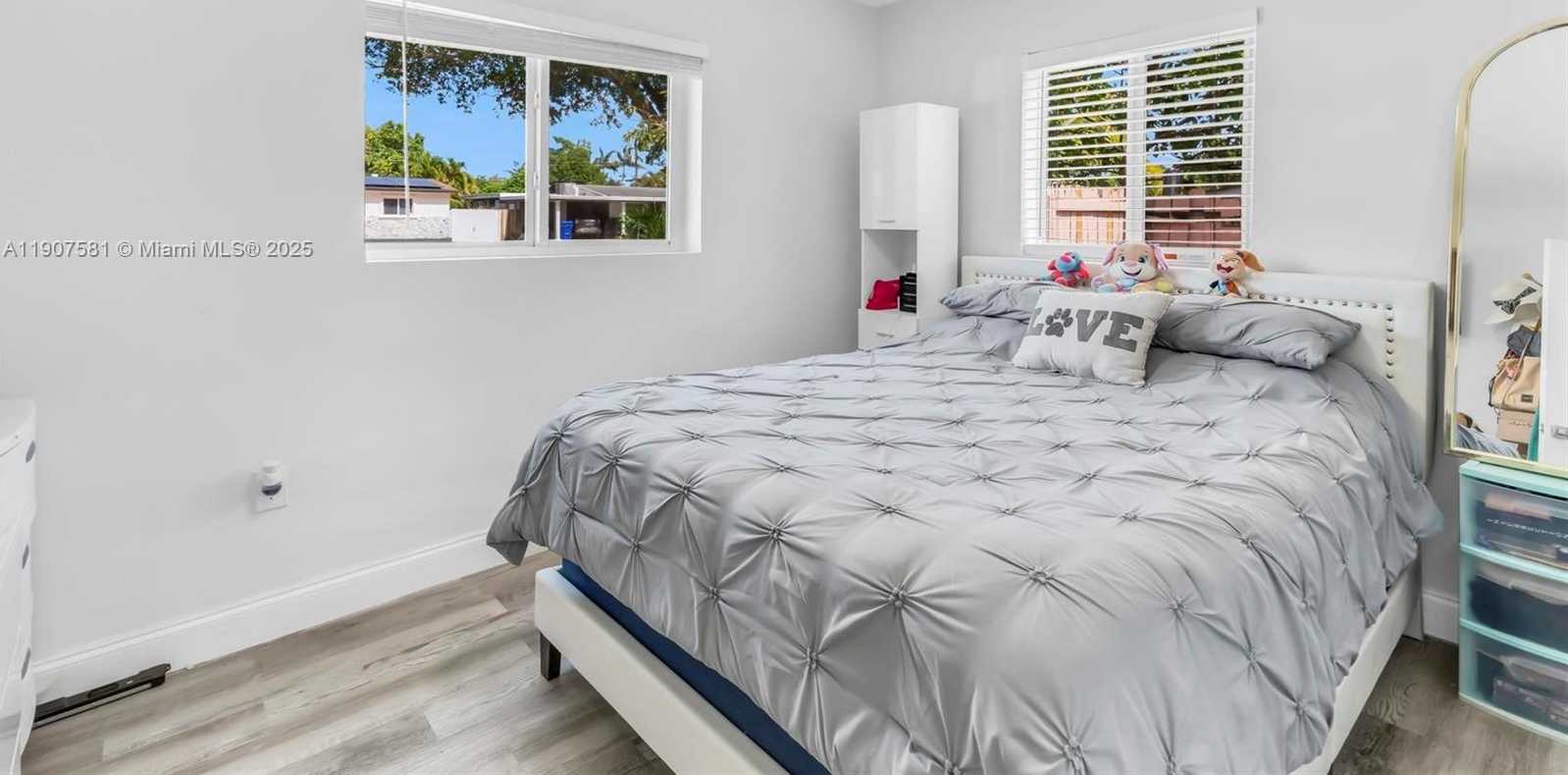 Small Image of 330 NORTH 70TH AVE, Hollywood Number 16