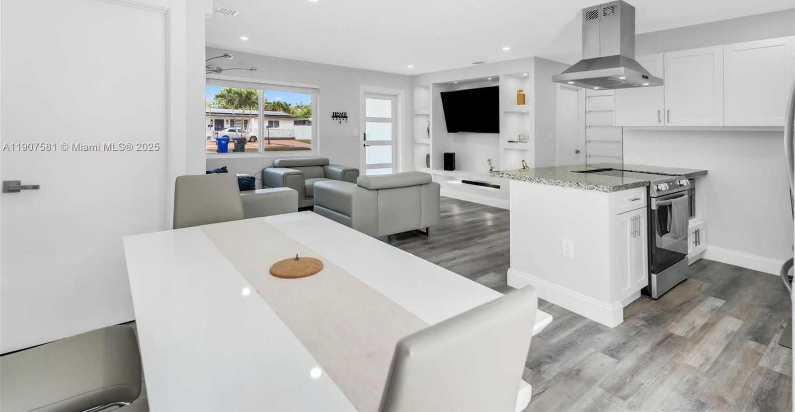 Small Image of 330 NORTH 70TH AVE, Hollywood Number 2