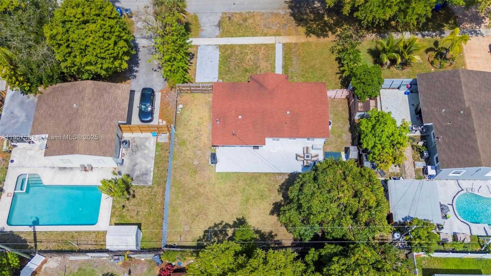 Small Image of 330 NORTH 70TH AVE, Hollywood Number 20