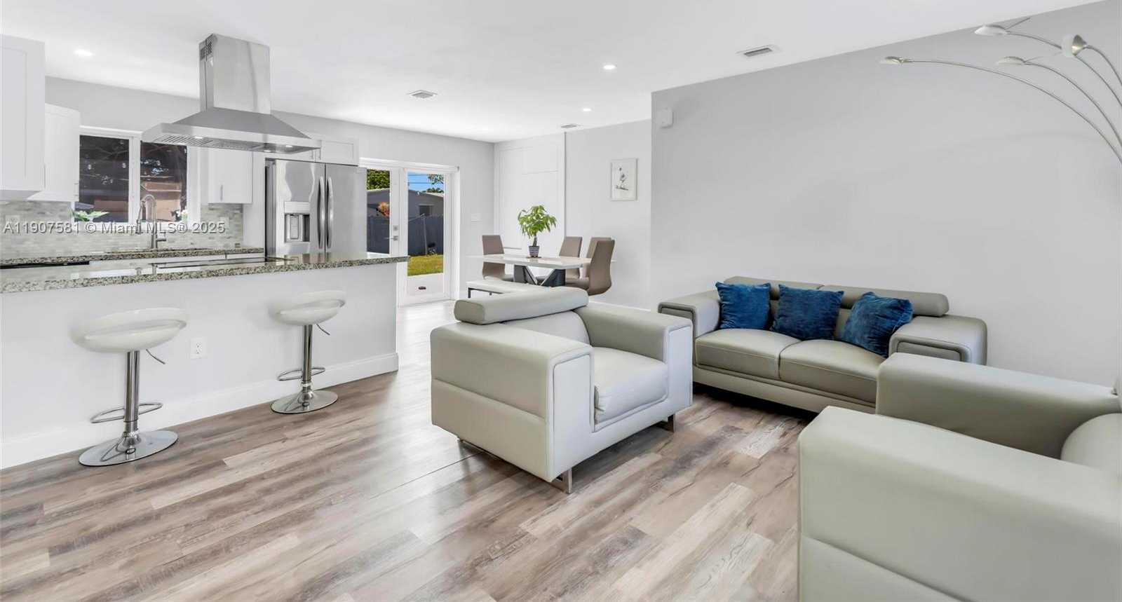 Small Image of 330 NORTH 70TH AVE, Hollywood Number 3