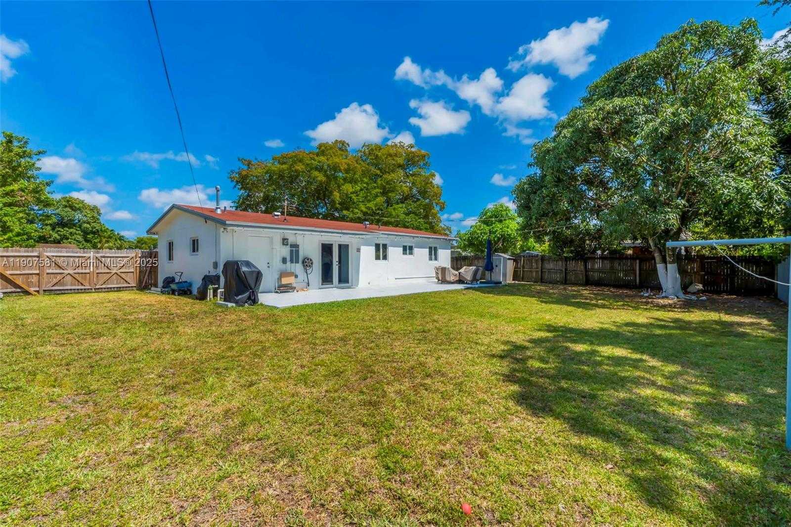 Small Image of 330 NORTH 70TH AVE, Hollywood Number 30