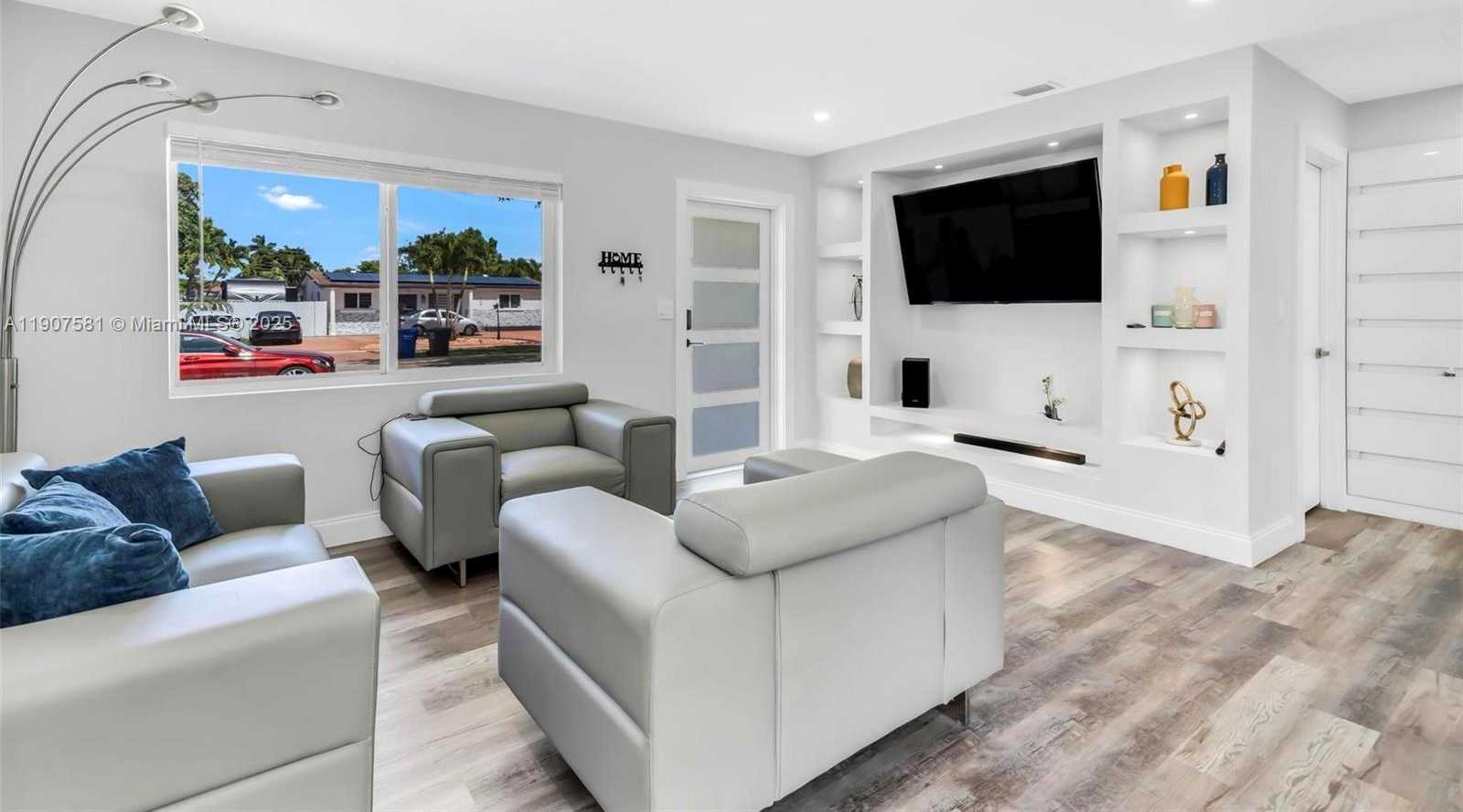 Small Image of 330 NORTH 70TH AVE, Hollywood Number 4