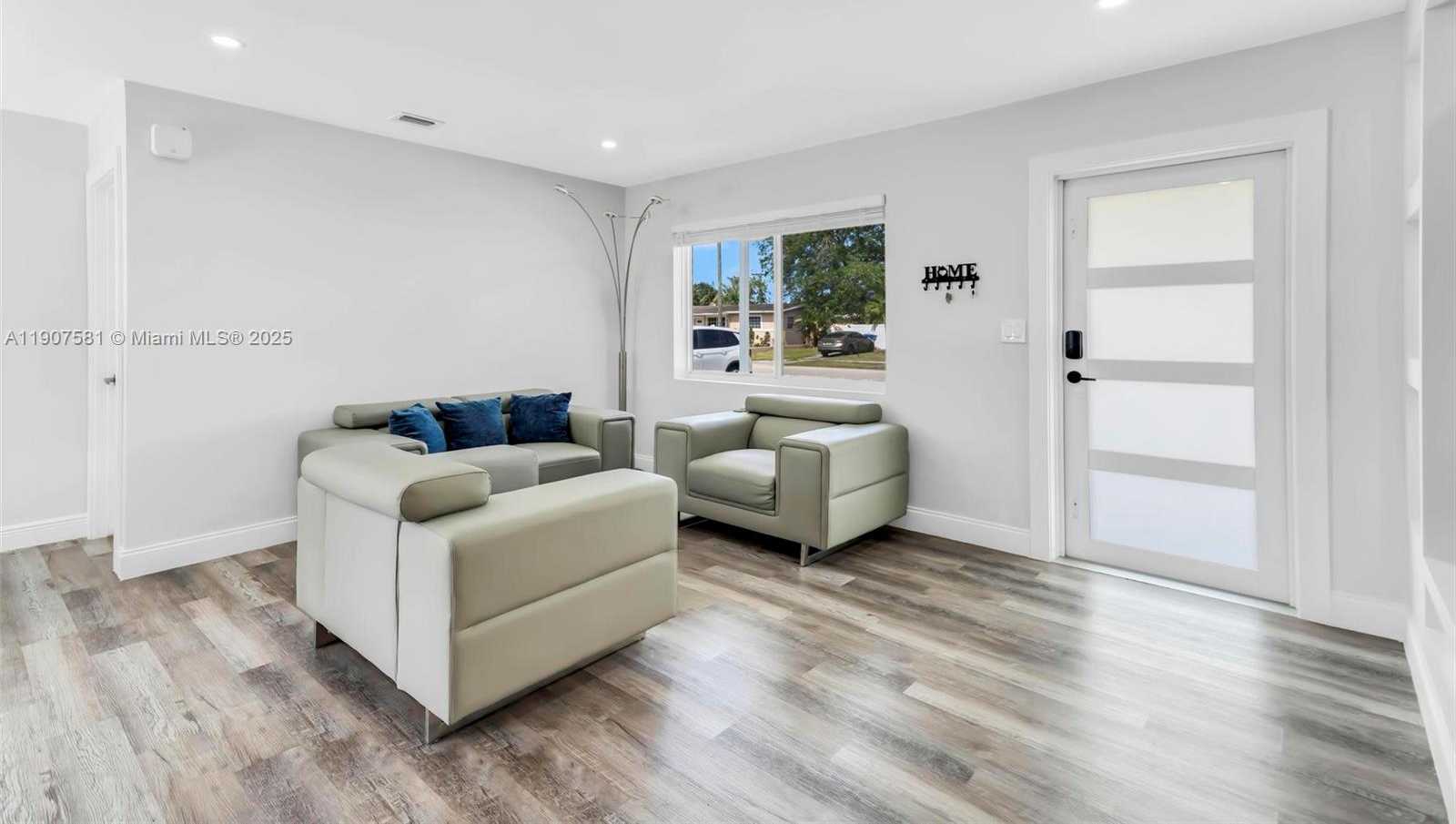 Small Image of 330 NORTH 70TH AVE, Hollywood Number 5