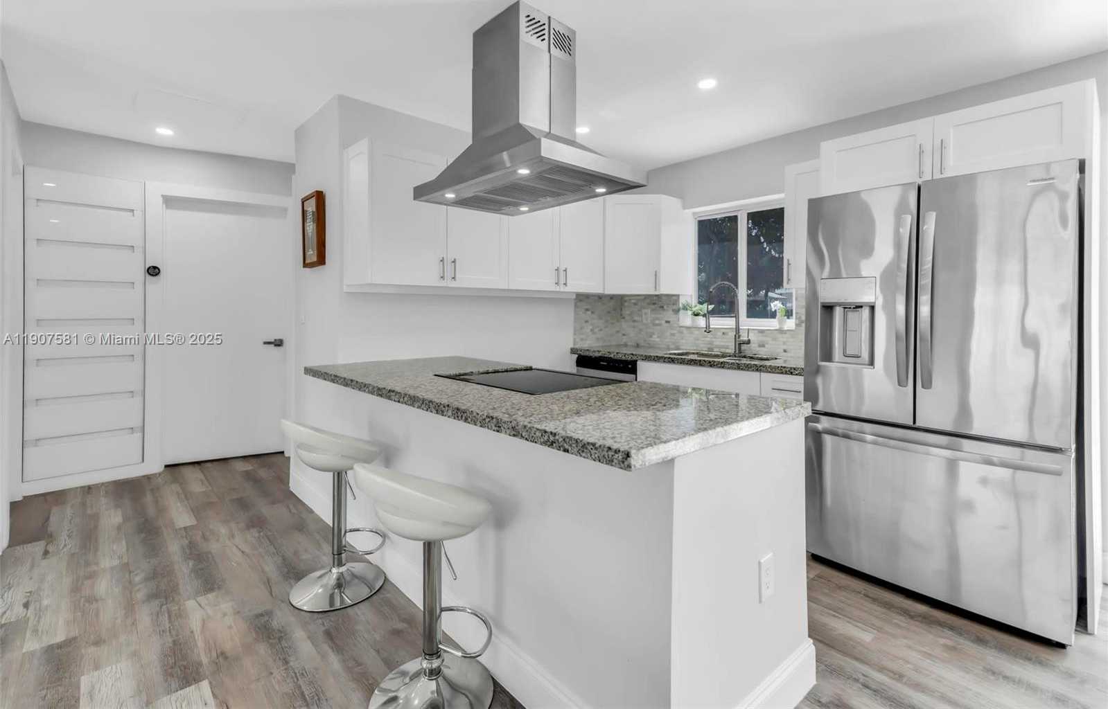 Small Image of 330 NORTH 70TH AVE, Hollywood Number 6