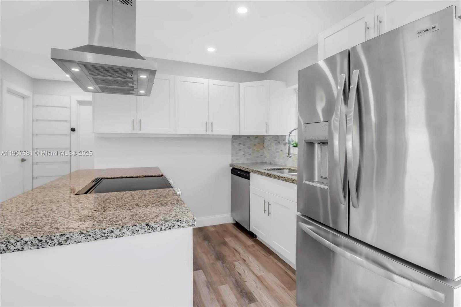 Small Image of 330 NORTH 70TH AVE, Hollywood Number 9