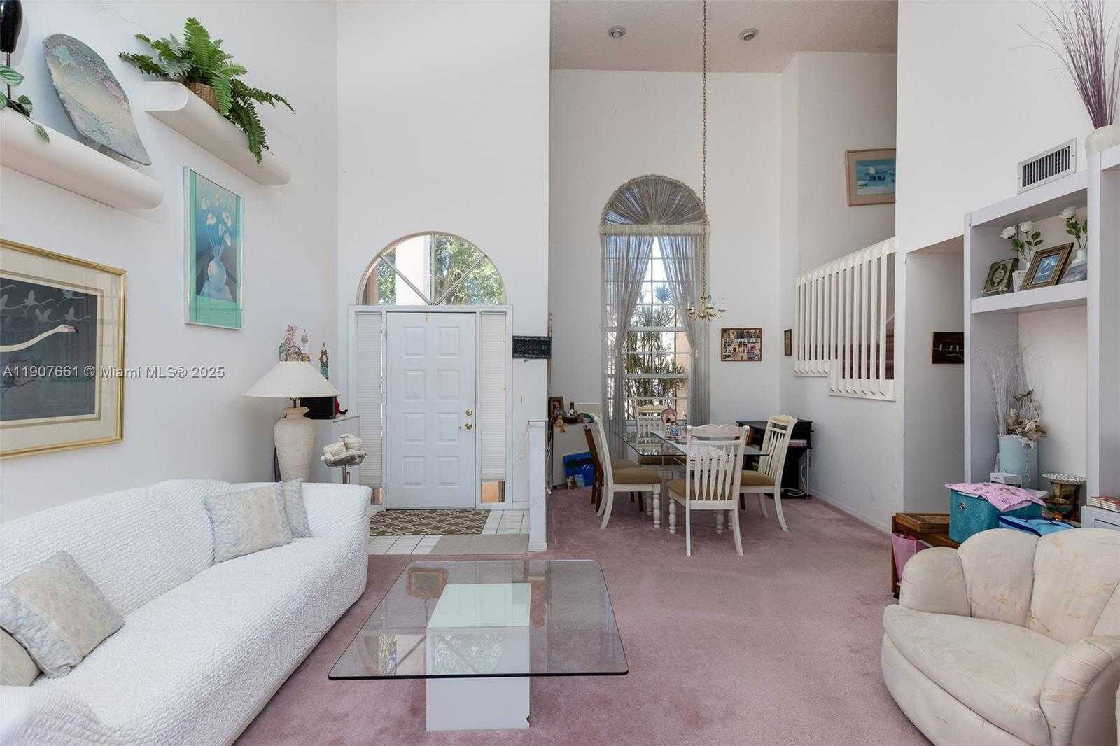 Small Image of 13950 OAK RIDGE DR, Davie Number 12