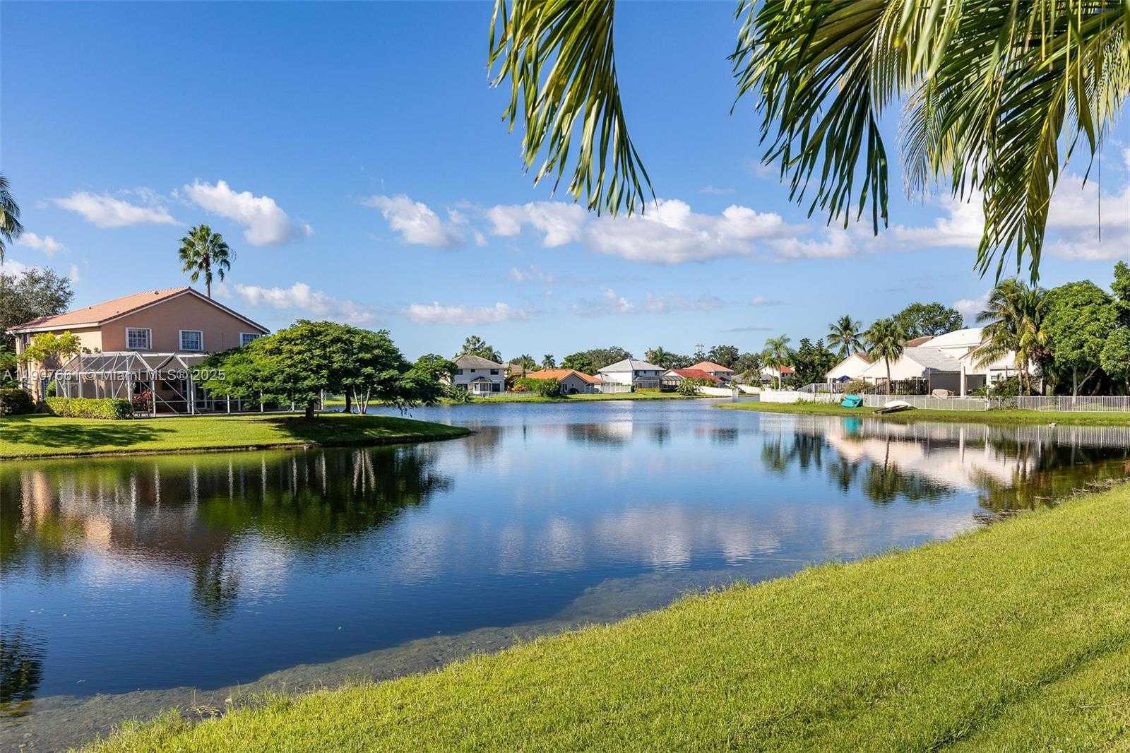 Small Image of 13950 OAK RIDGE DR, Davie Number 8