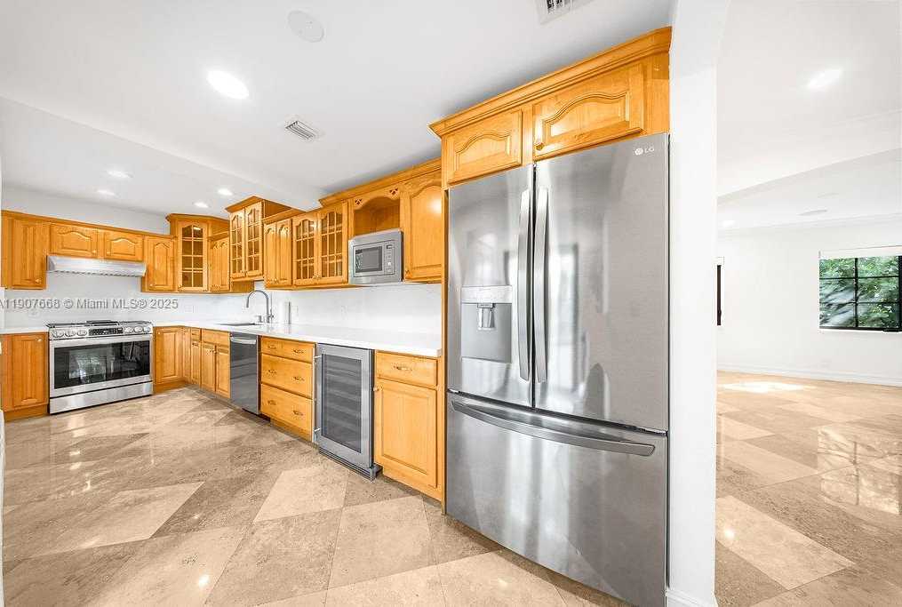 Small Image of Miami Number 16