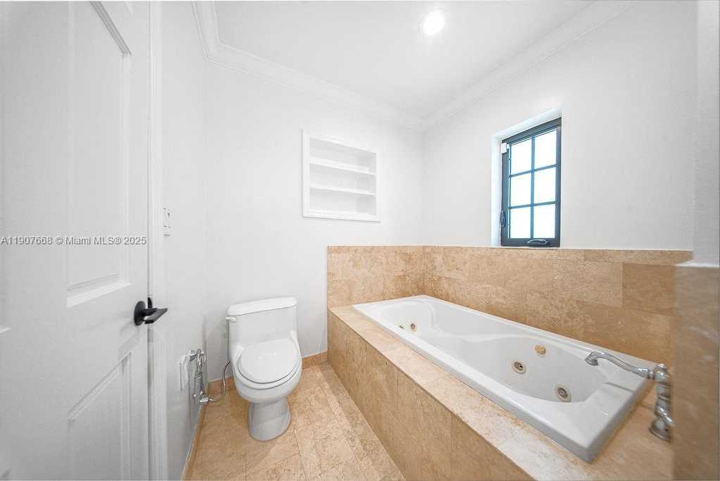 Small Image of Miami Number 24