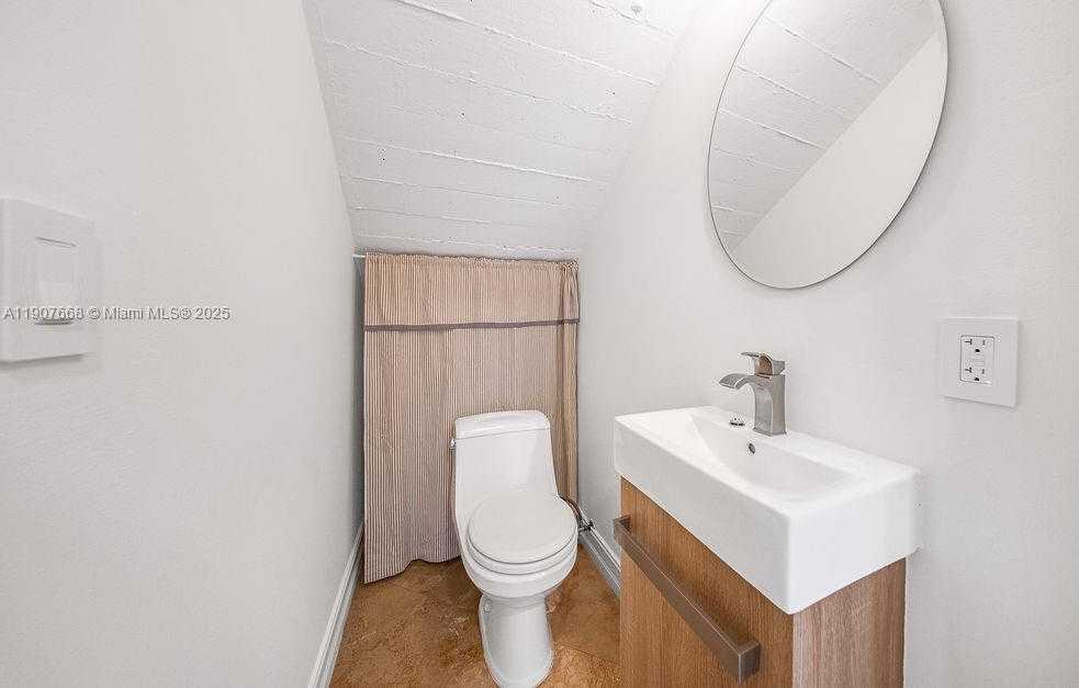 Small Image of Miami Number 30