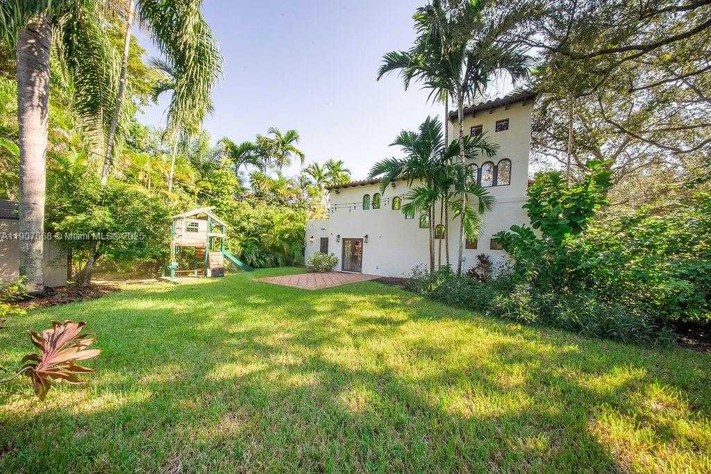 Small Image of Miami Number 33