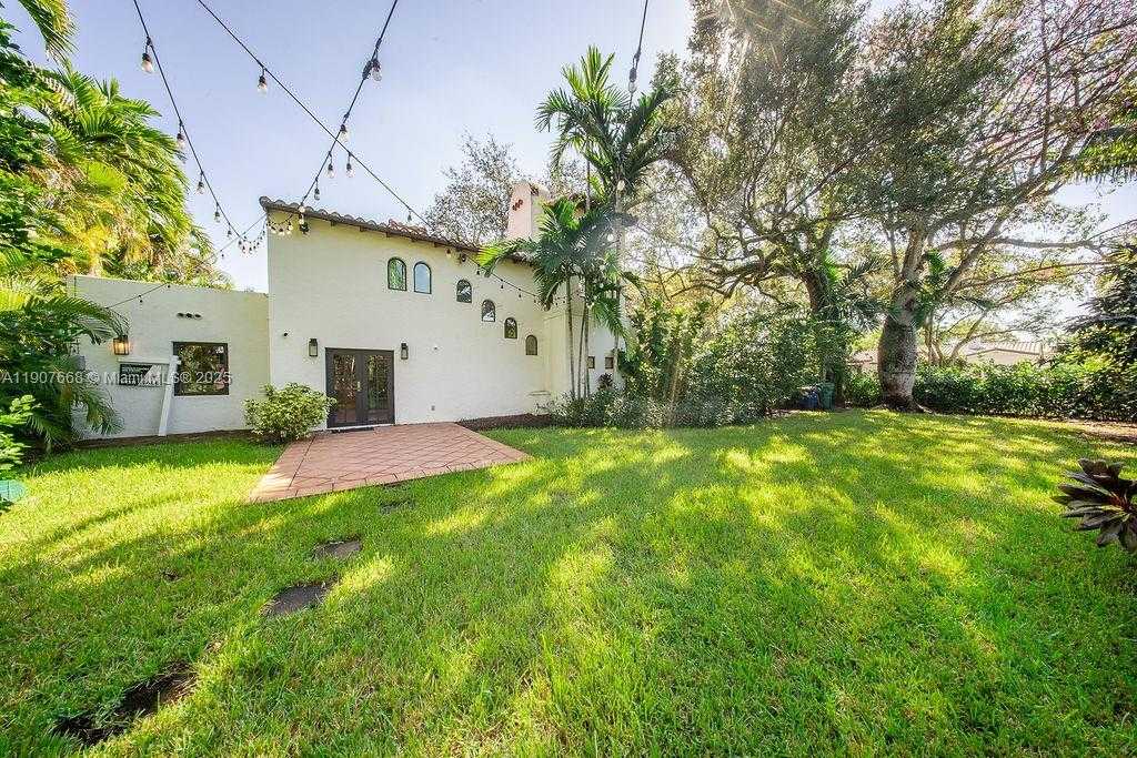 Small Image of Miami Number 34