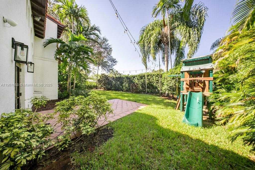 Small Image of Miami Number 35