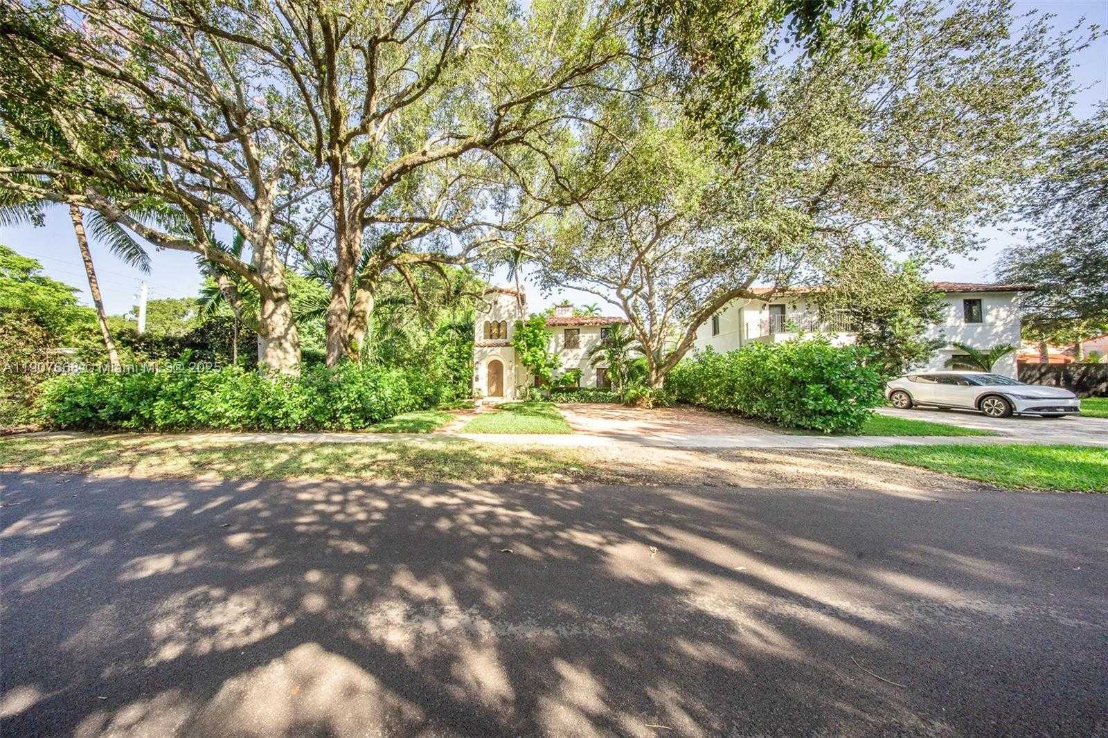 Small Image of Miami Number 44