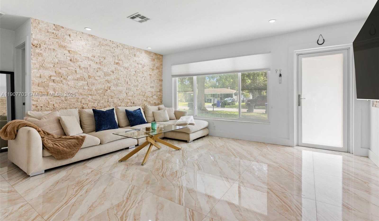 Small Image of 1823 SOUTH WEST 29TH ST, Fort Lauderdale Number 5