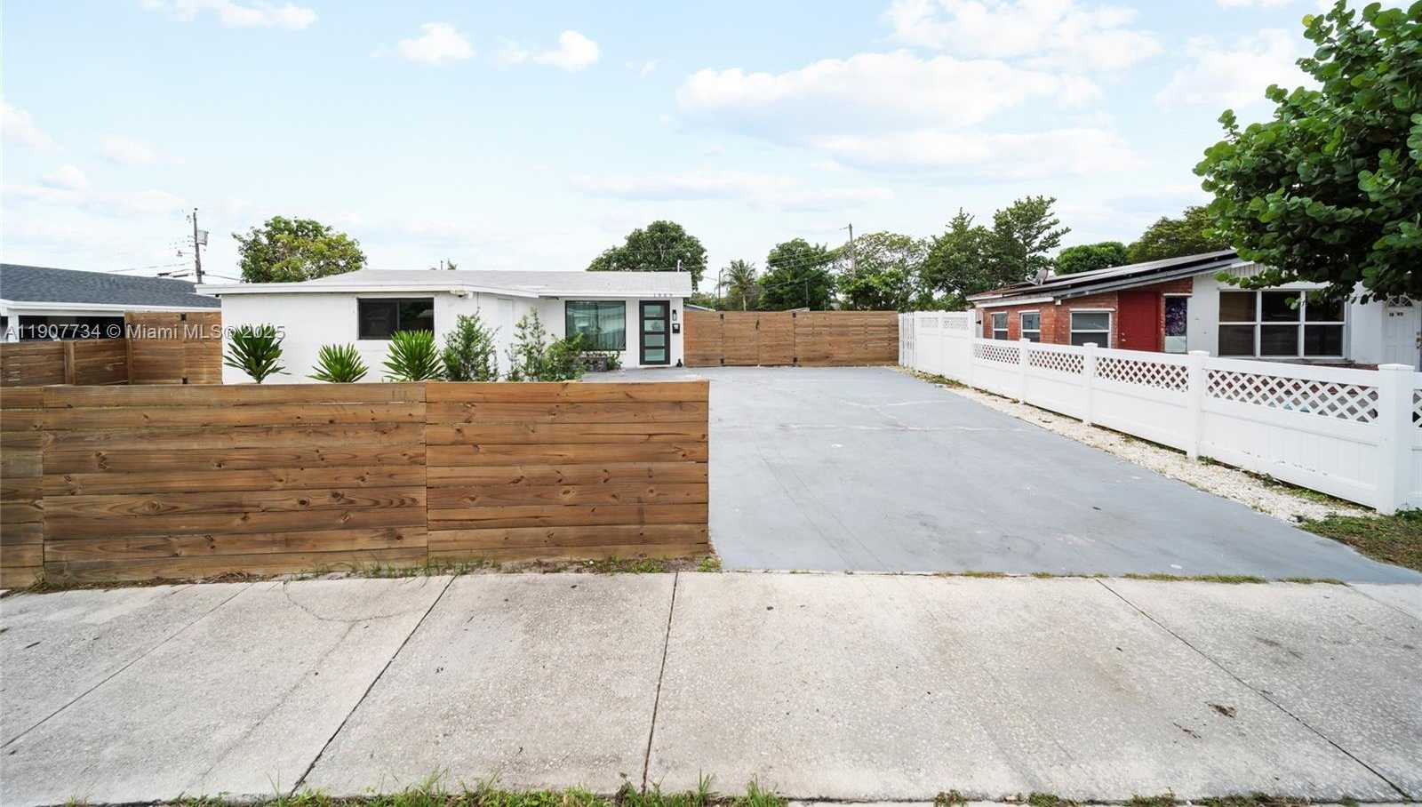 Small Image of 1889 NORTH WEST 6TH AVE, Pompano Beach Number 2