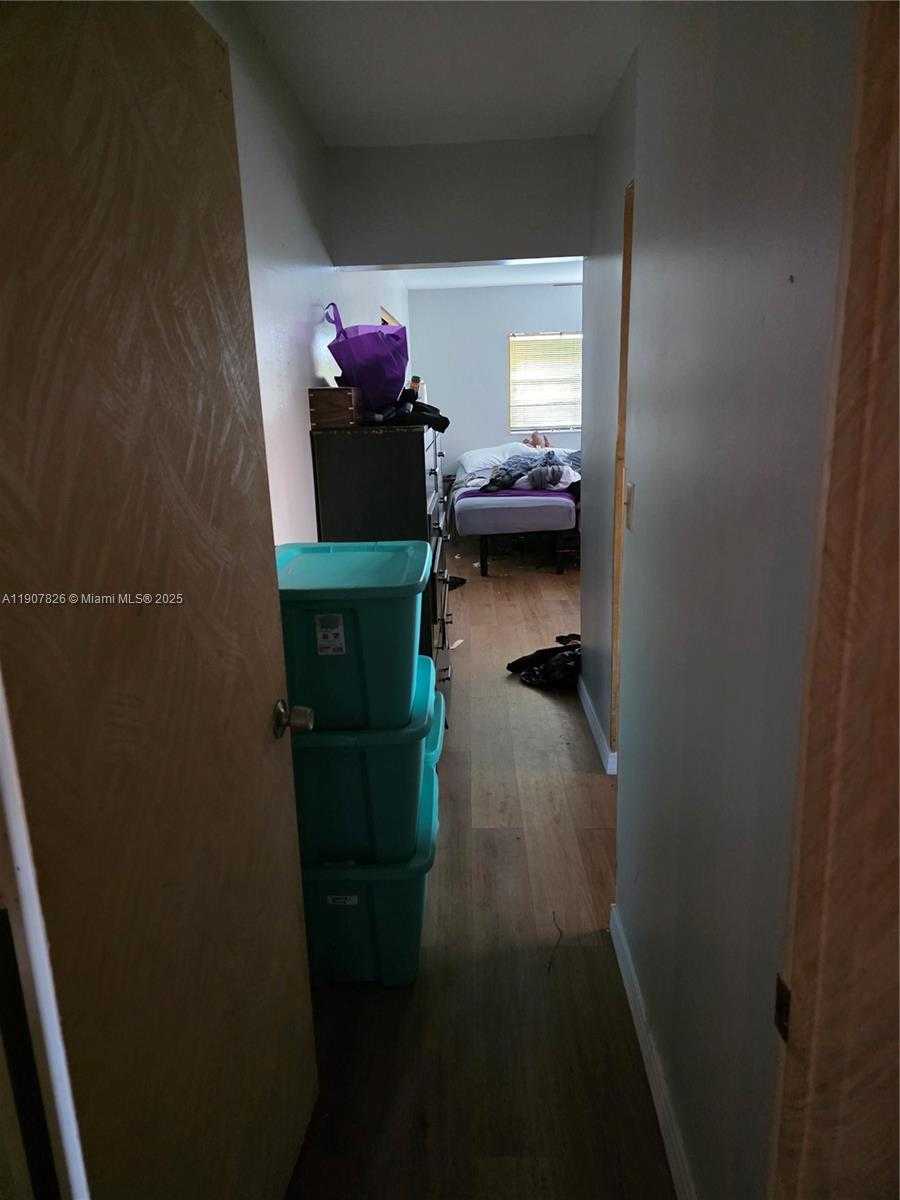 Small Image of Tamarac Number 10