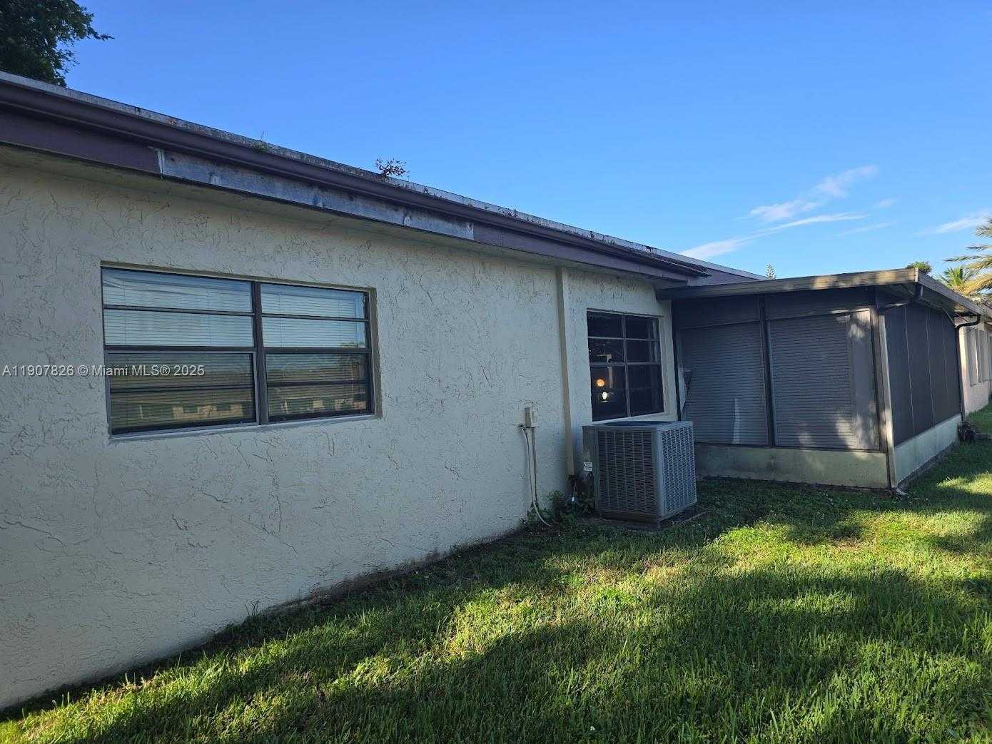 Small Image of Tamarac Number 2