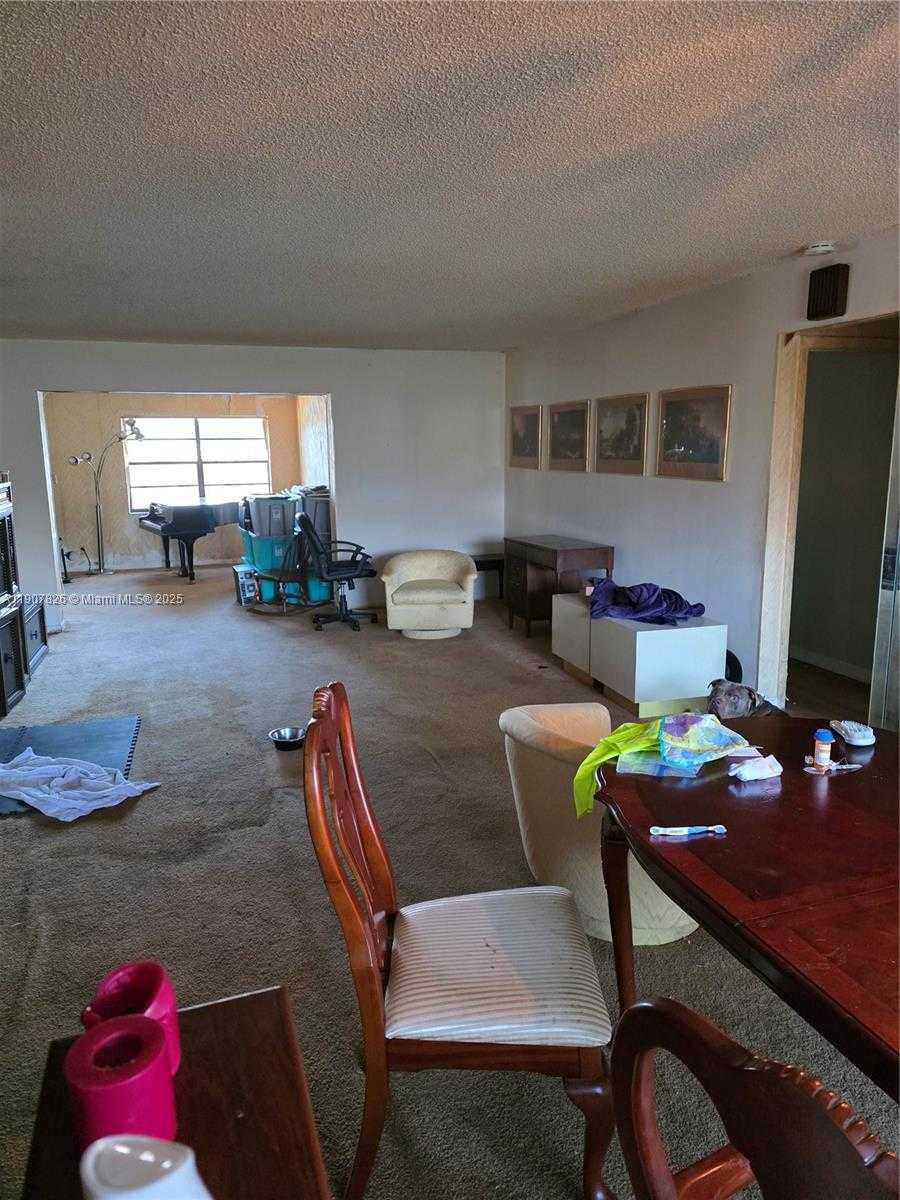 Small Image of Tamarac Number 6