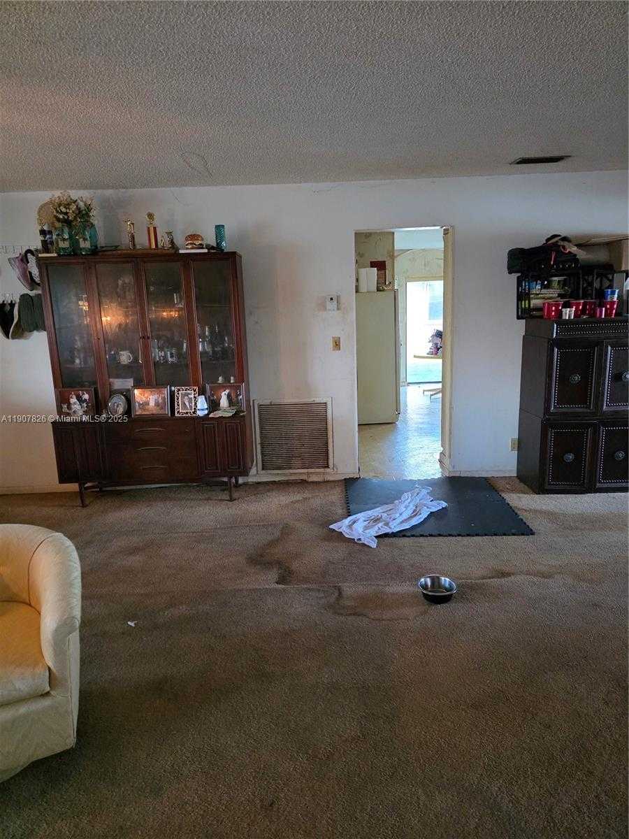 Small Image of Tamarac Number 7