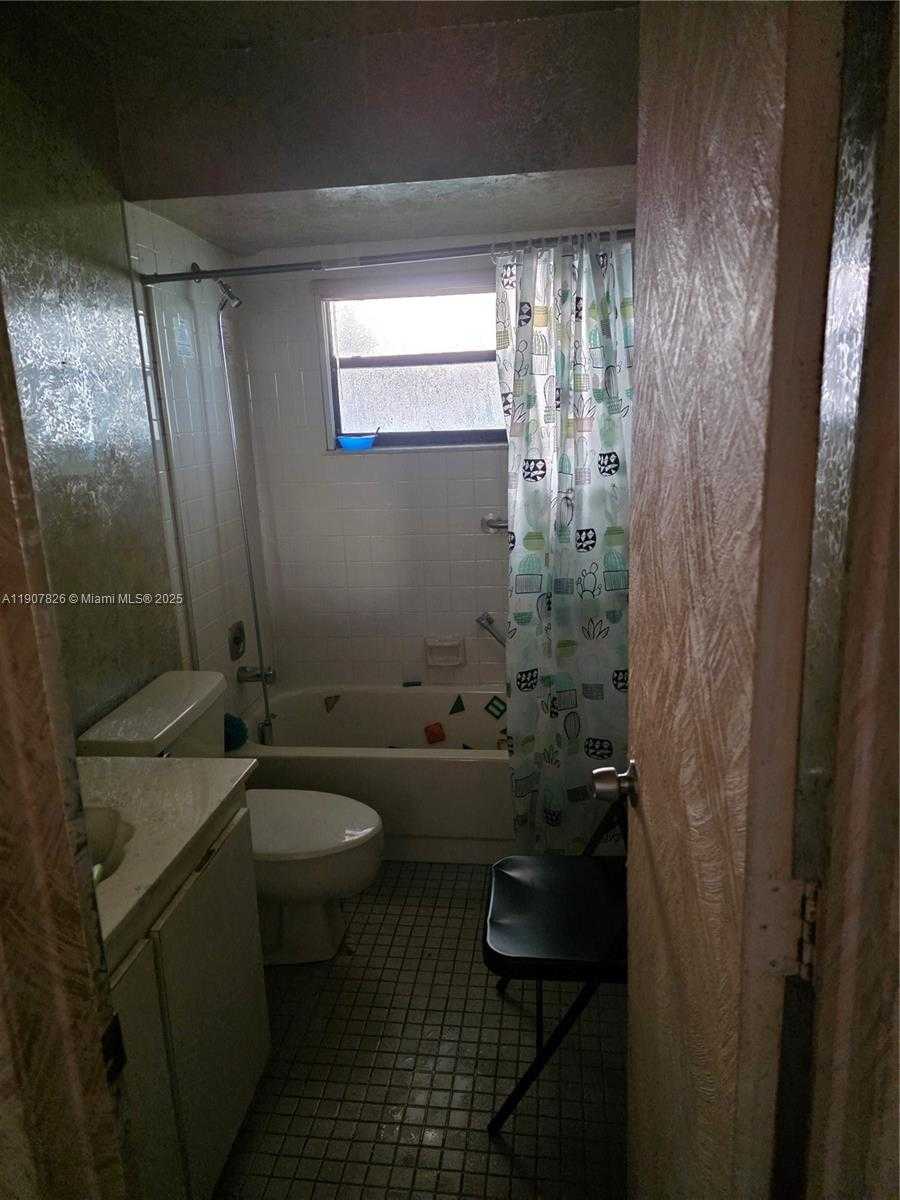 Small Image of Tamarac Number 9