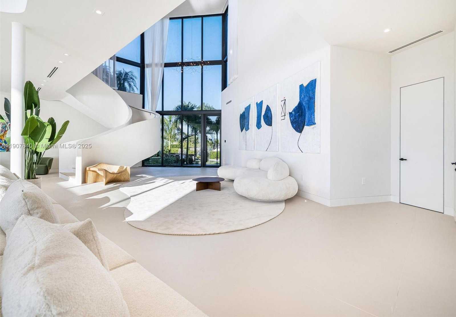 Small Image of 11400 NORTH BAYSHORE DR, North Miami Number 15