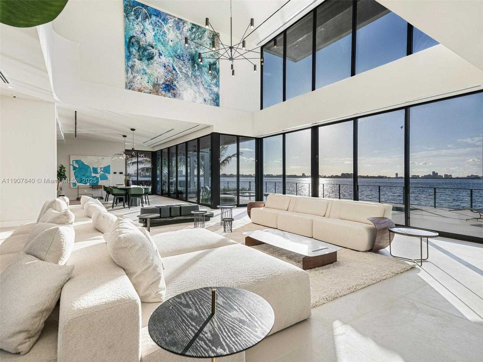 Small Image of 11400 NORTH BAYSHORE DR, North Miami Number 31