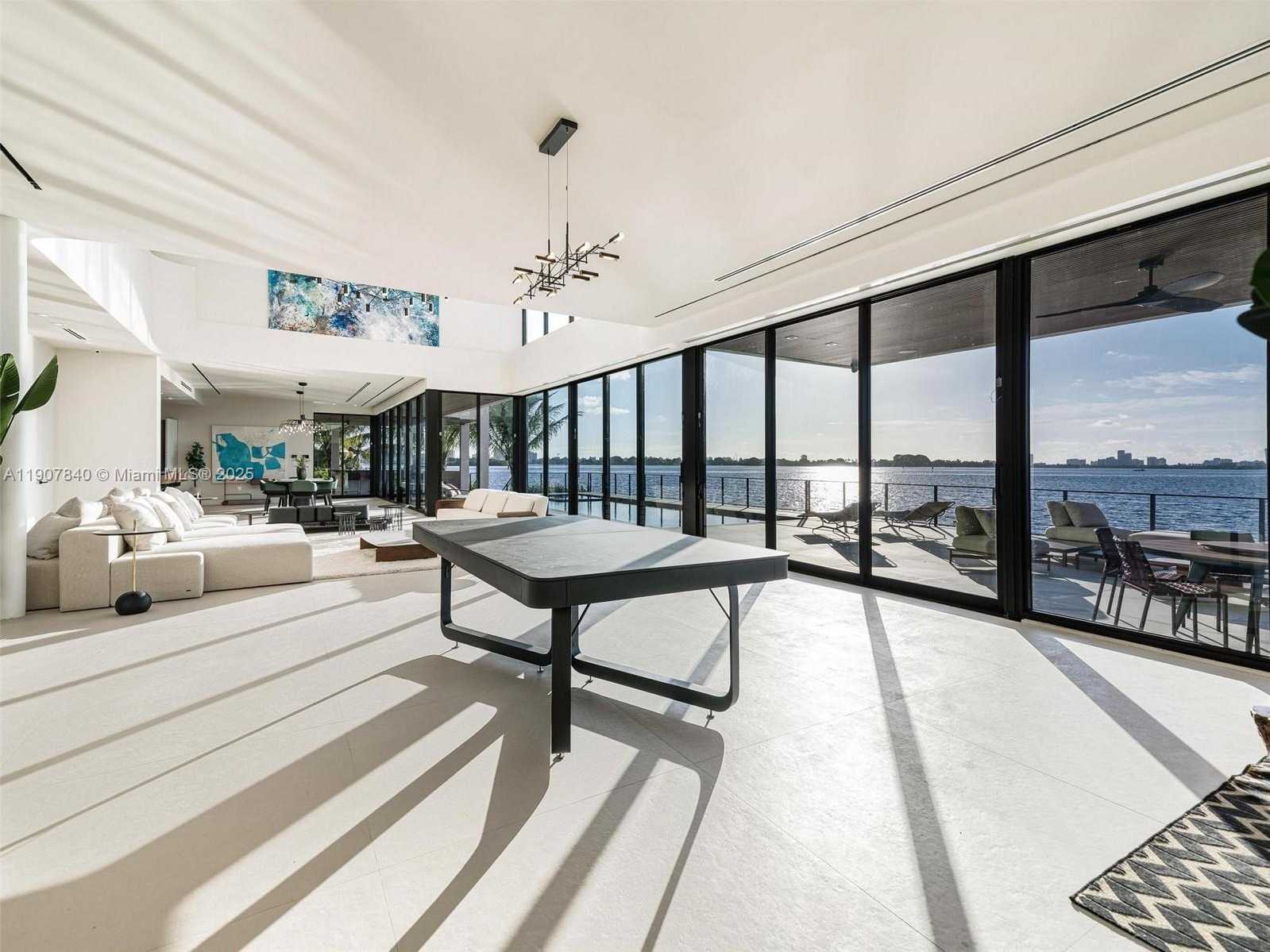 Small Image of 11400 NORTH BAYSHORE DR, North Miami Number 32