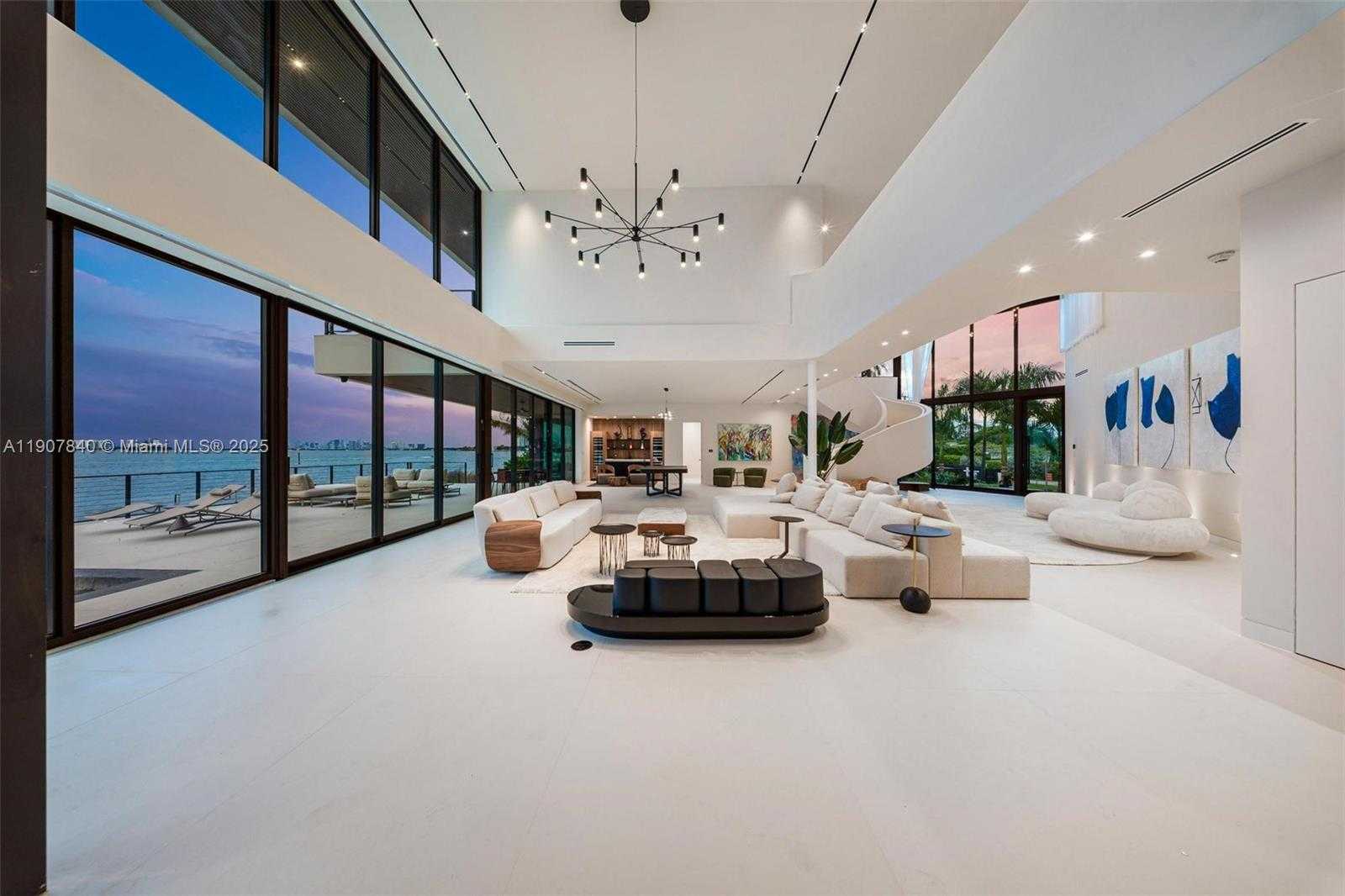 Small Image of 11400 NORTH BAYSHORE DR, North Miami Number 4