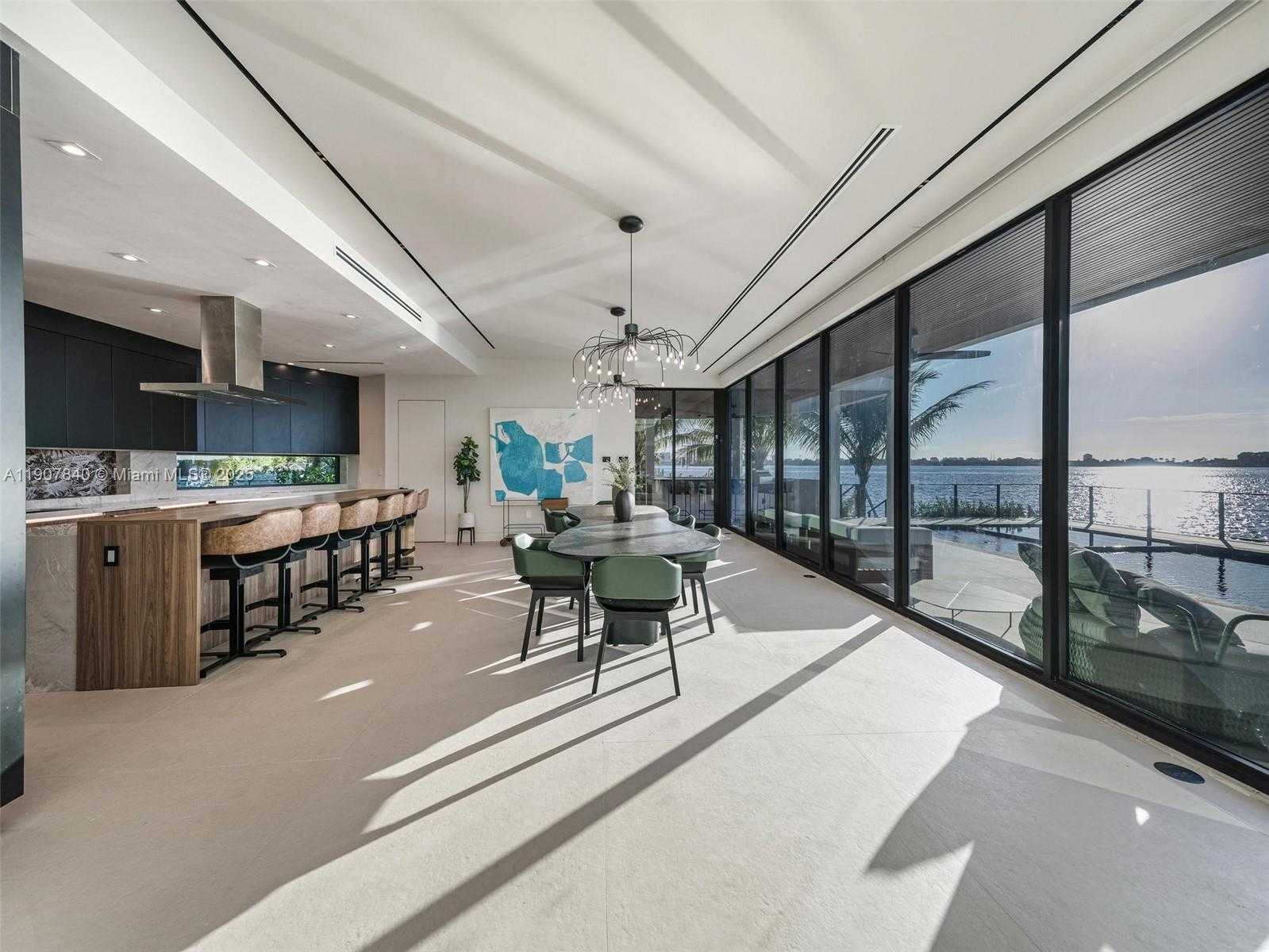 Small Image of 11400 NORTH BAYSHORE DR, North Miami Number 40