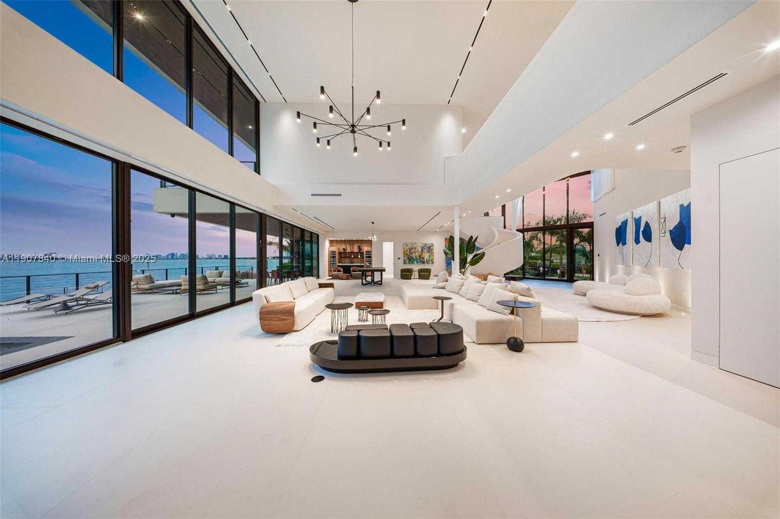 Small Image of 11400 NORTH BAYSHORE DR, North Miami Number 44