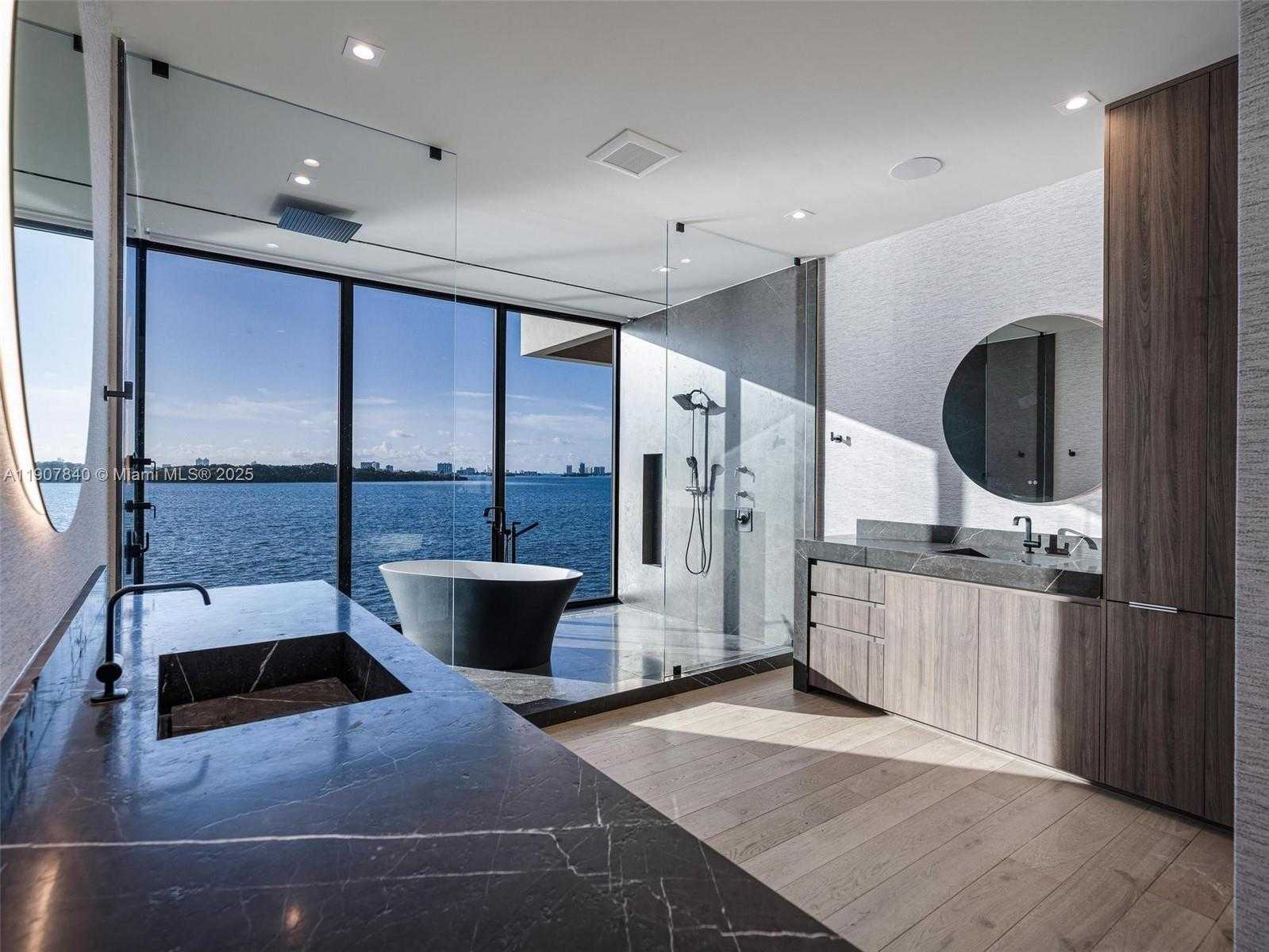 Small Image of 11400 NORTH BAYSHORE DR, North Miami Number 65