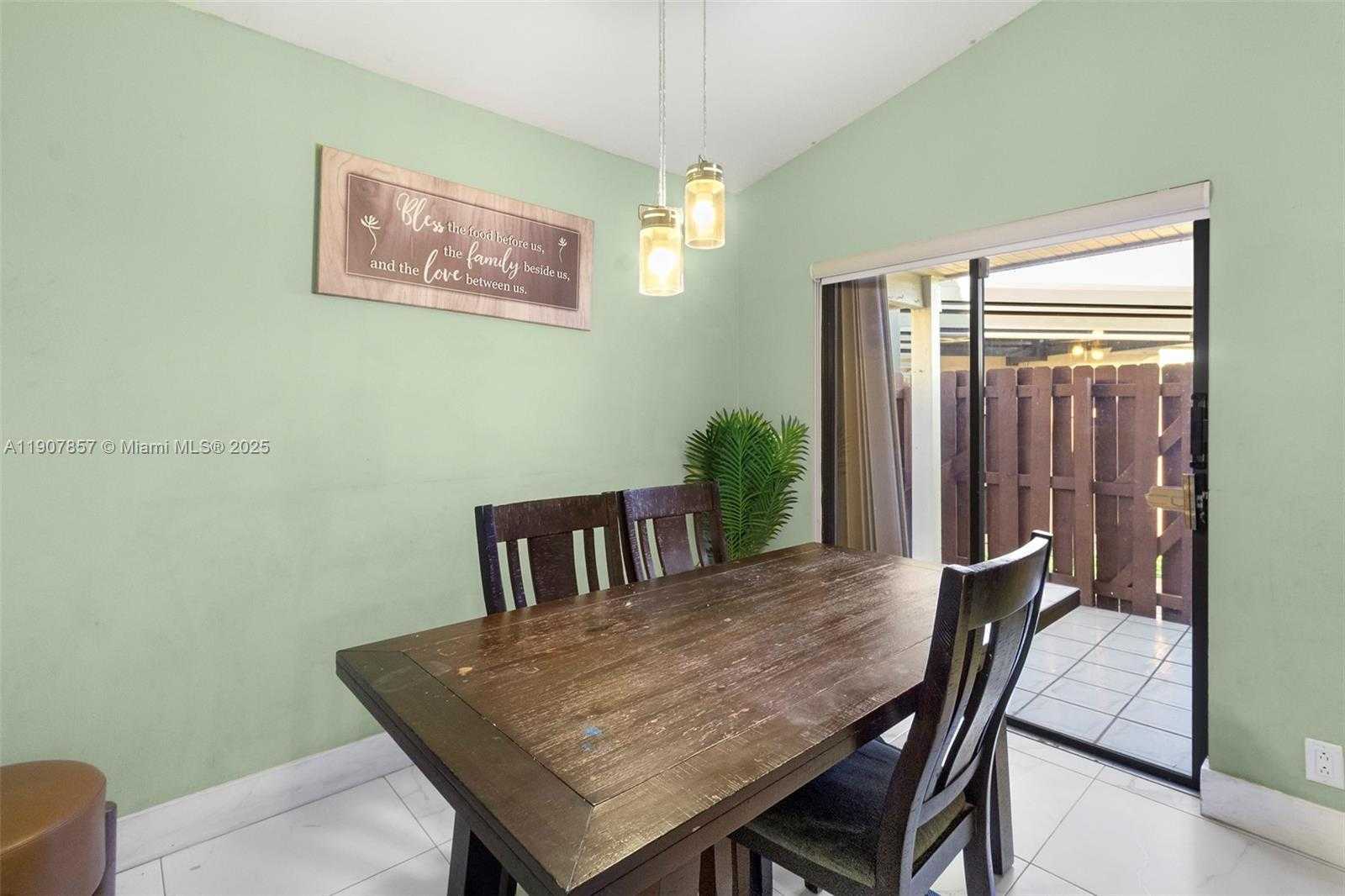 Small Image of 17214 NORTH WEST 66TH CT, Hialeah Number 15