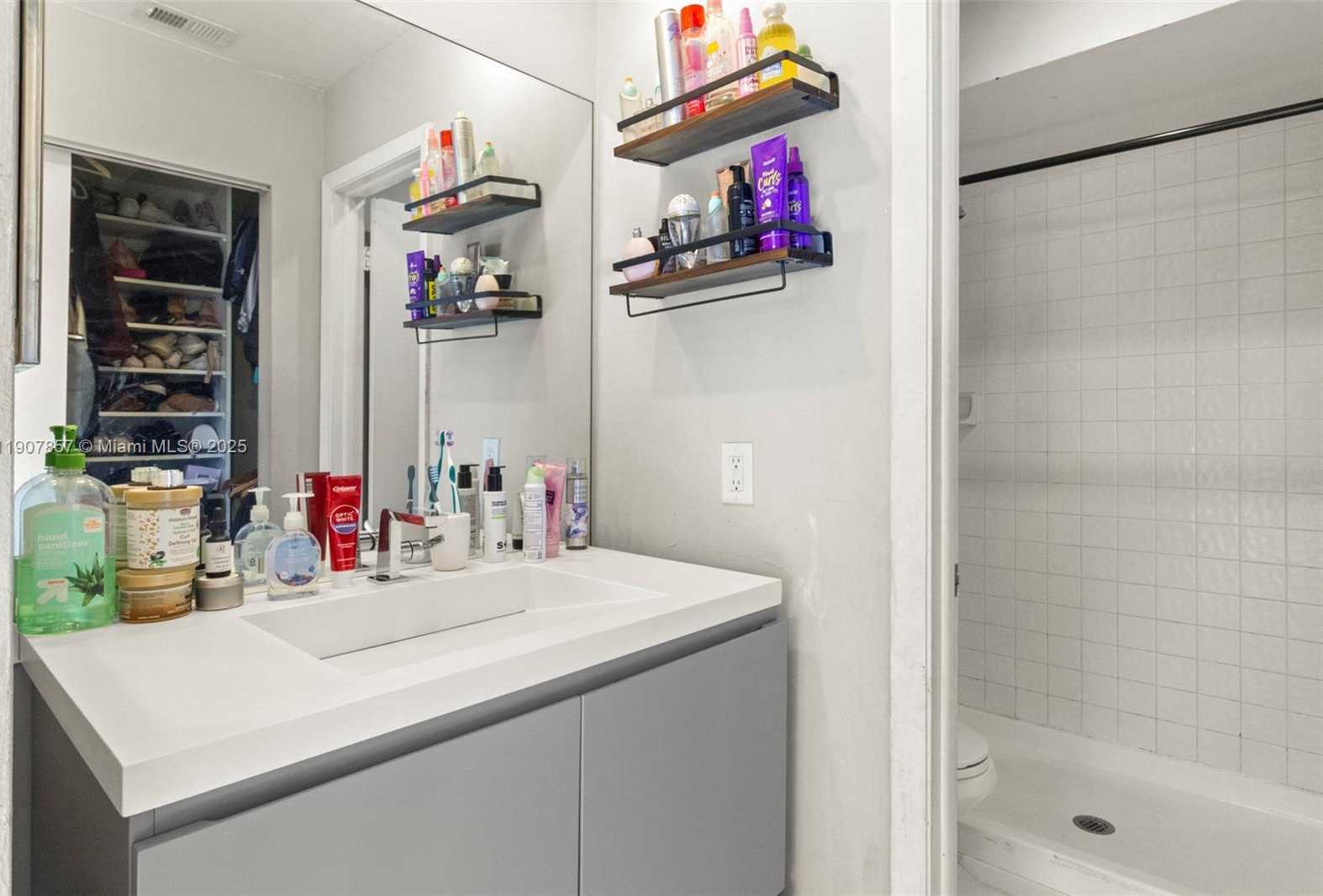 Small Image of 17214 NORTH WEST 66TH CT, Hialeah Number 22