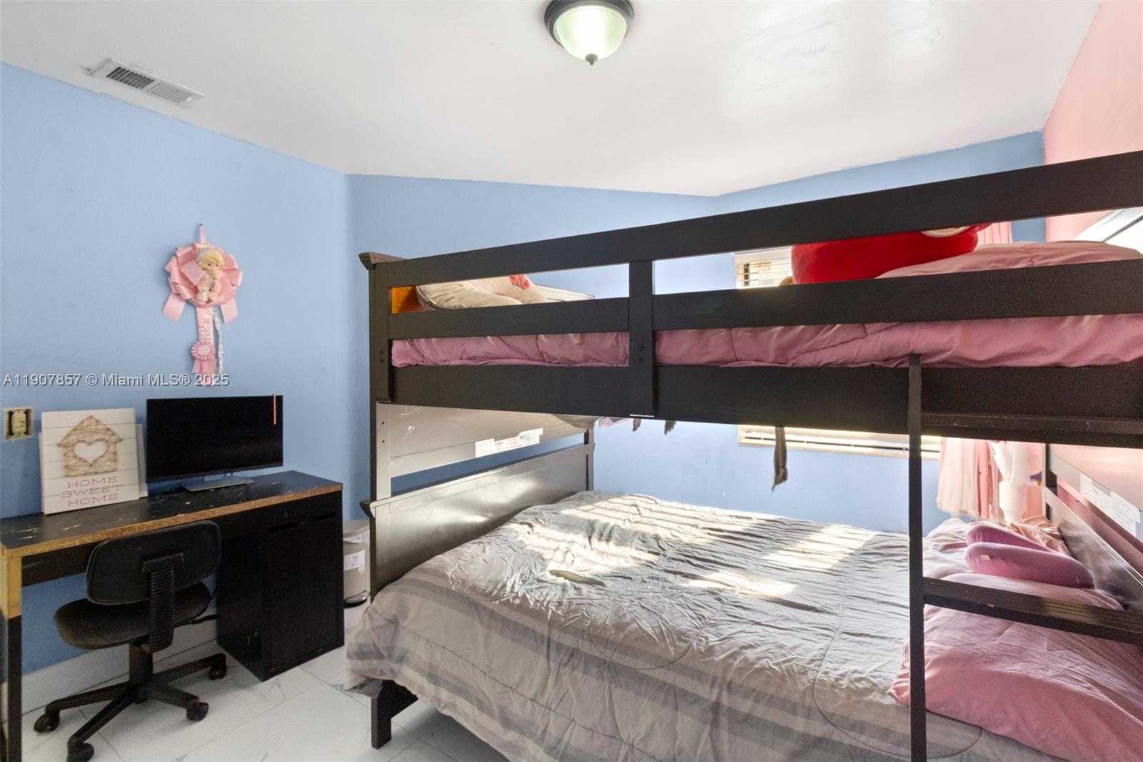 Small Image of 17214 NORTH WEST 66TH CT, Hialeah Number 24