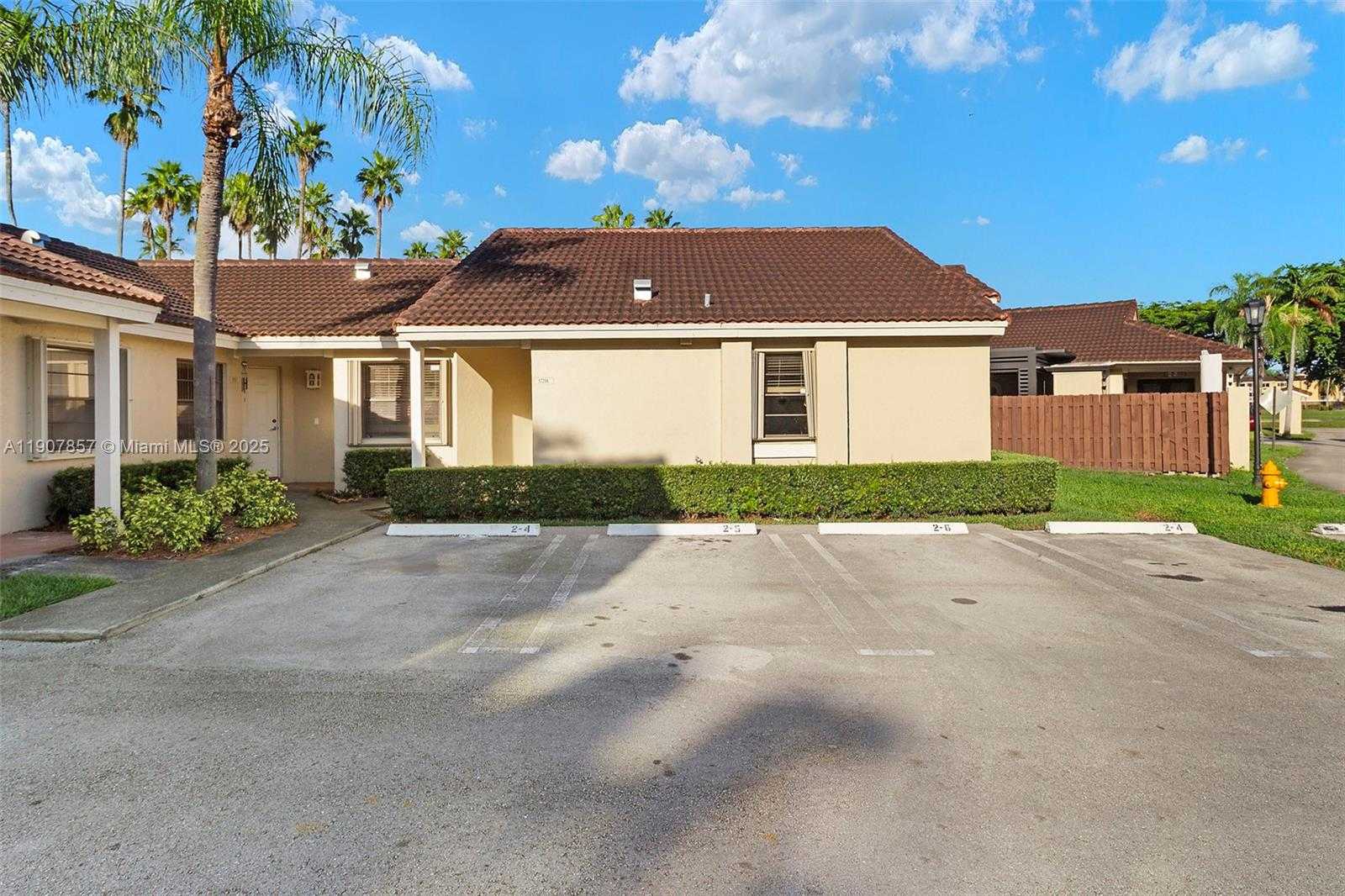 Small Image of 17214 NORTH WEST 66TH CT, Hialeah Number 27