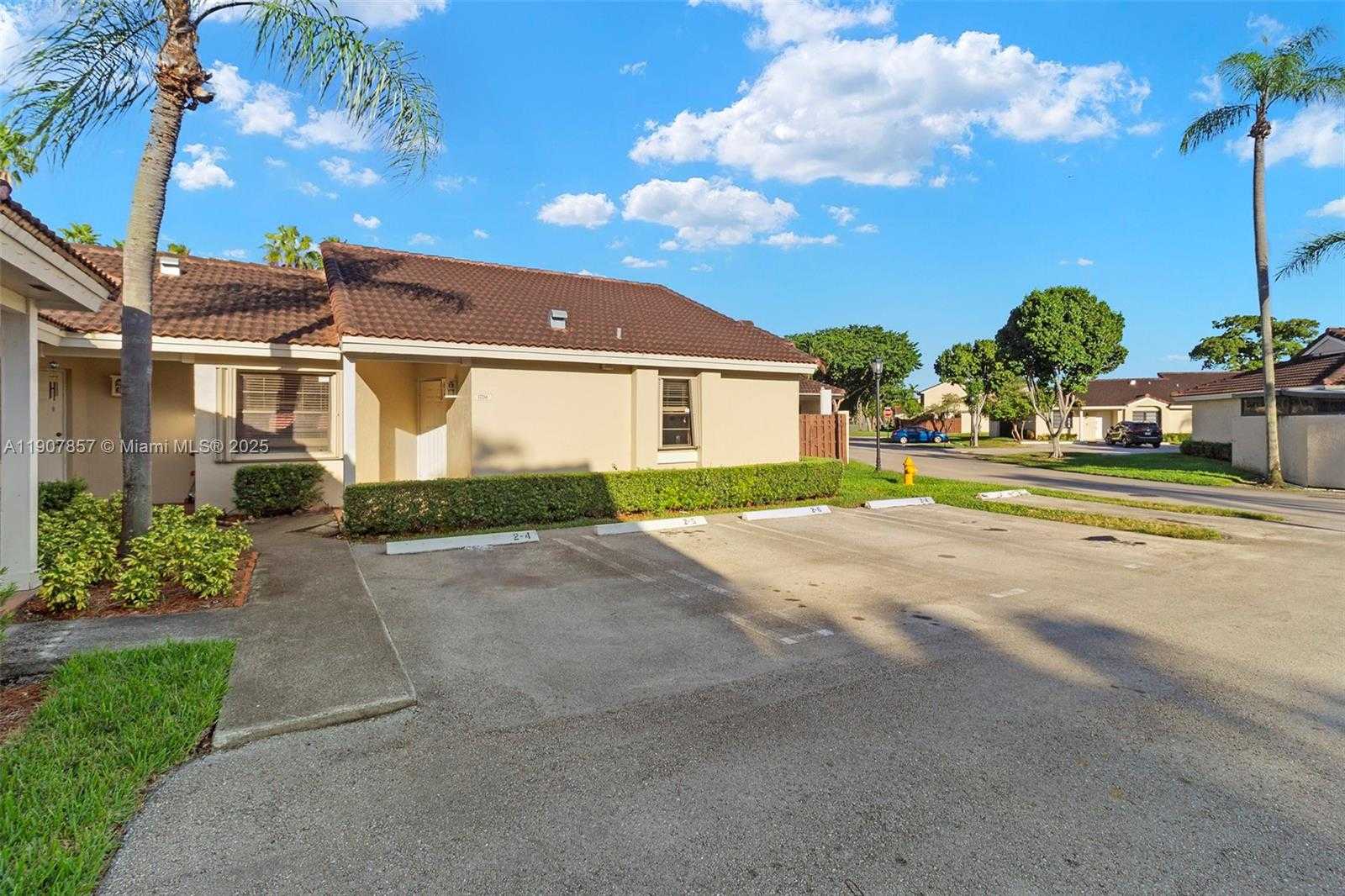Small Image of 17214 NORTH WEST 66TH CT, Hialeah Number 28