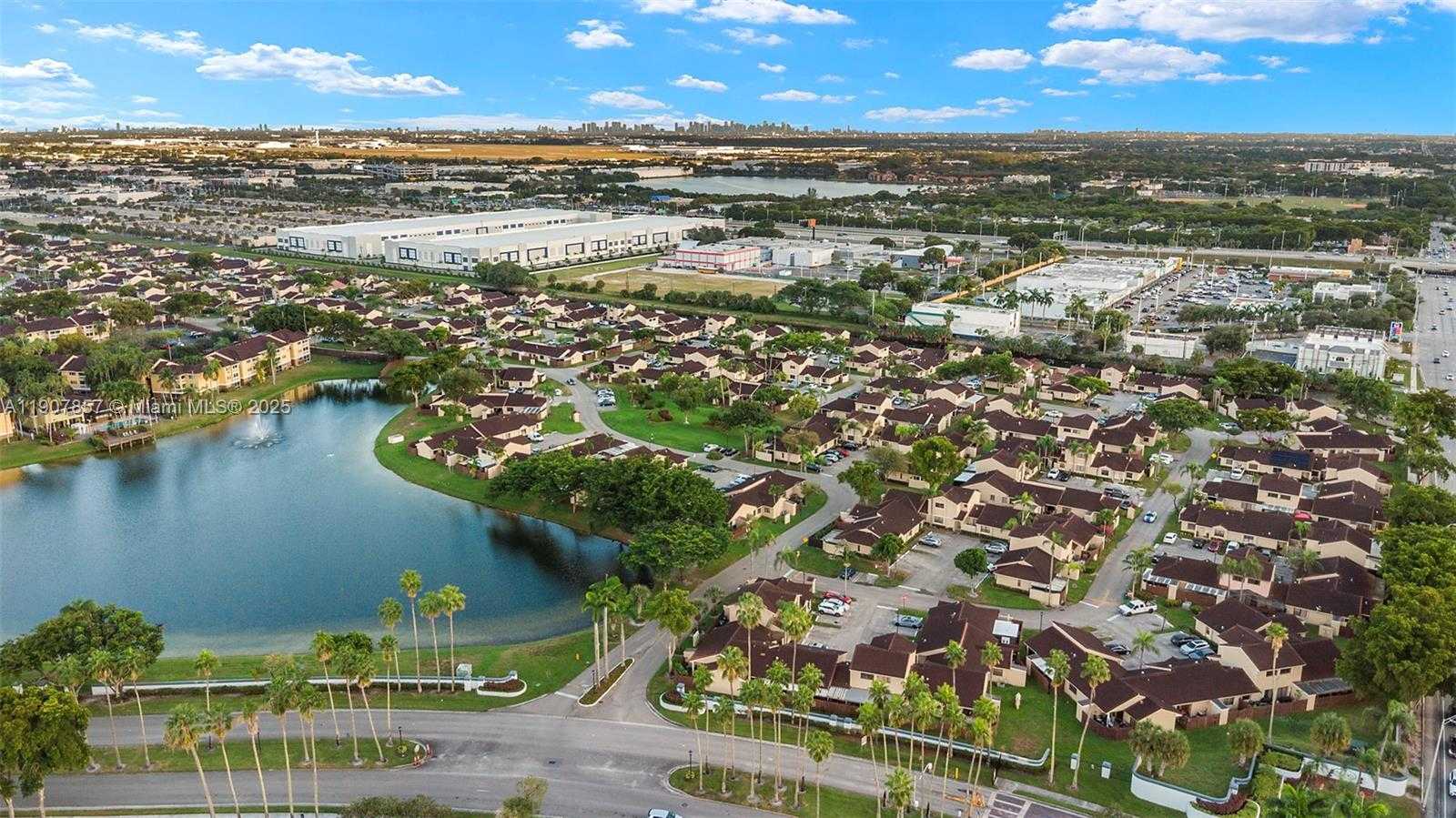 Small Image of 17214 NORTH WEST 66TH CT, Hialeah Number 3