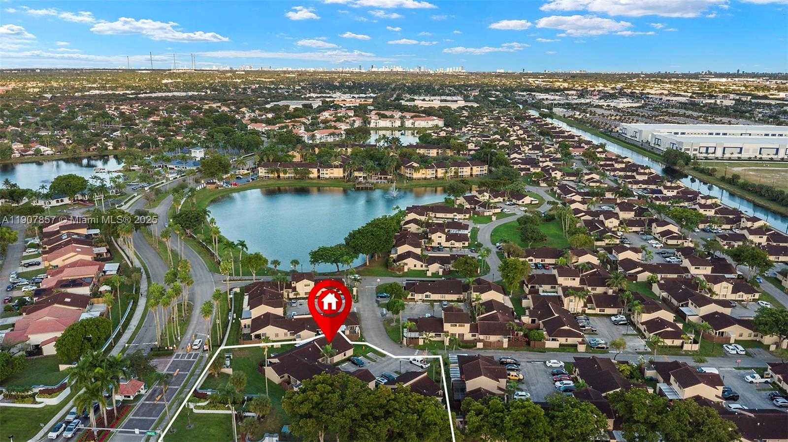 Small Image of 17214 NORTH WEST 66TH CT, Hialeah Number 5