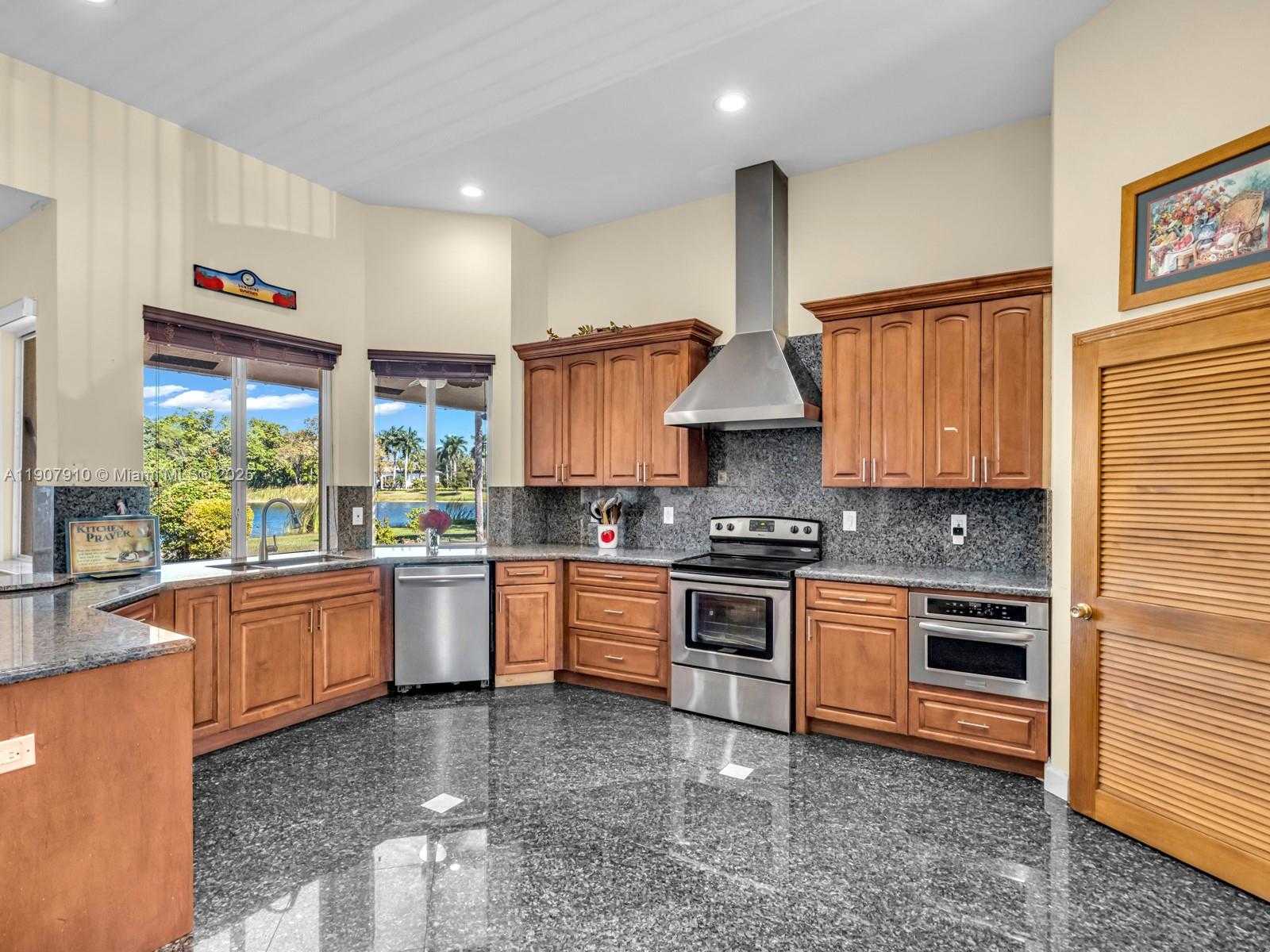 Small Image of 2710 WALKERS WAY, Weston Number 20