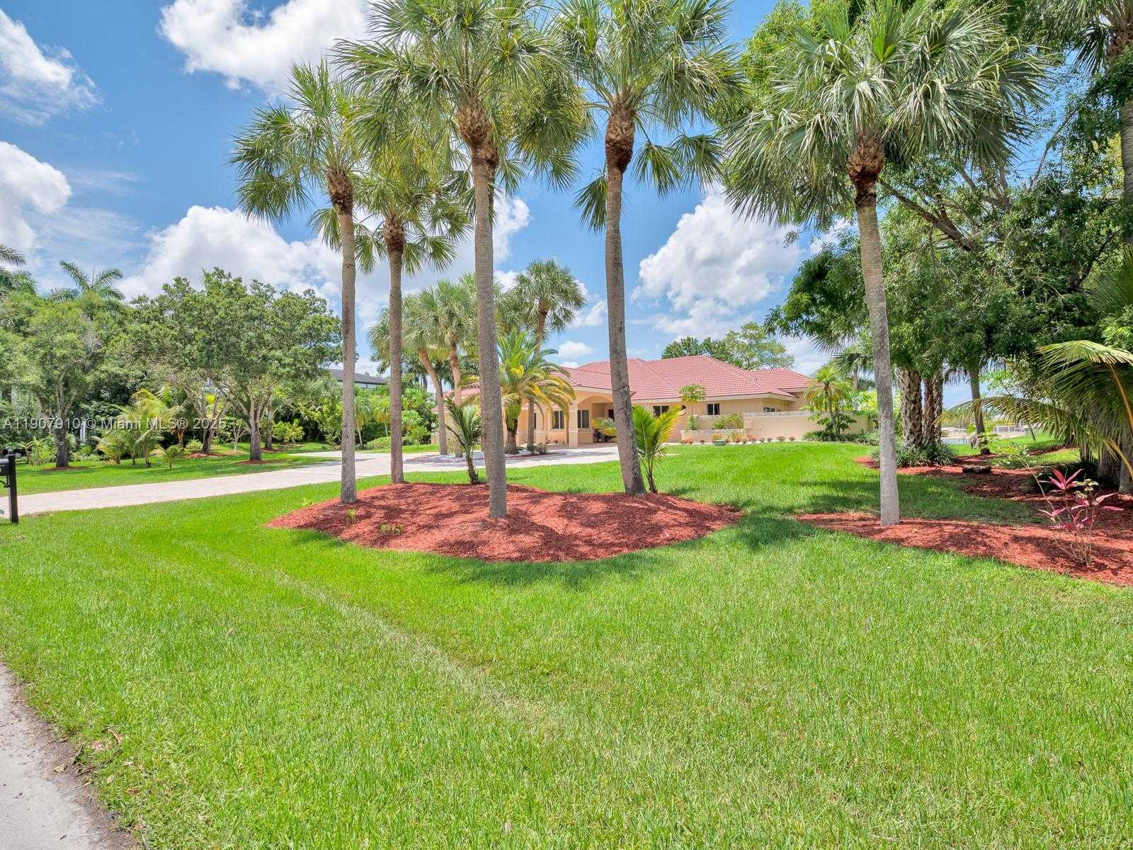 Small Image of 2710 WALKERS WAY, Weston Number 4