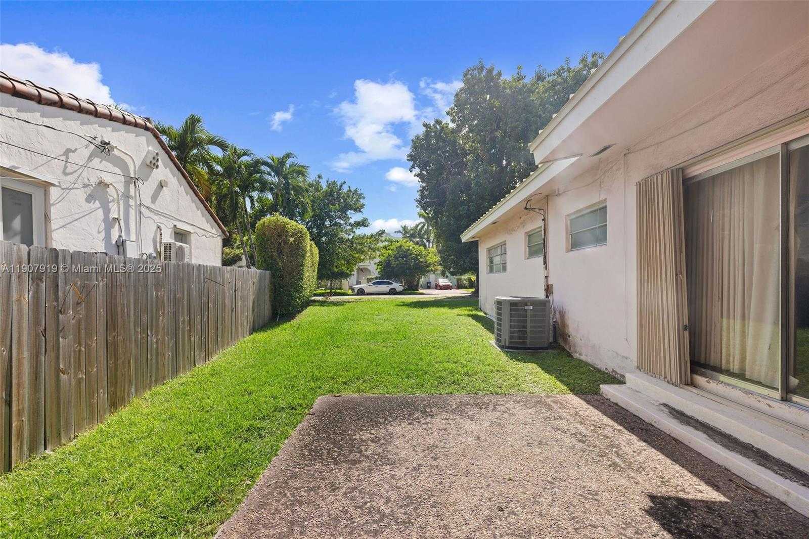Small Image of 4601 ROYAL PALM AVE, Miami Beach Number 16