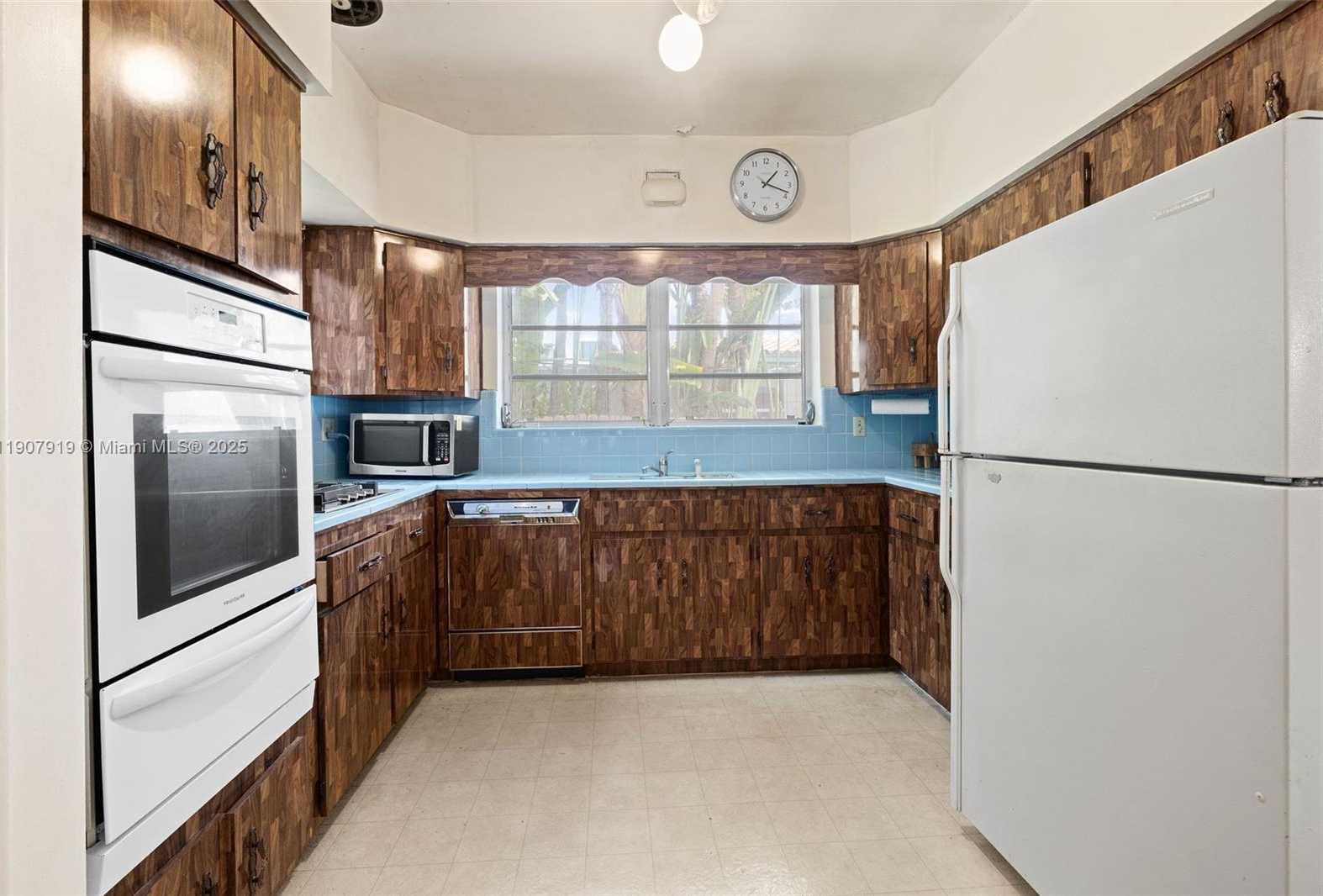 Small Image of 4601 ROYAL PALM AVE, Miami Beach Number 6